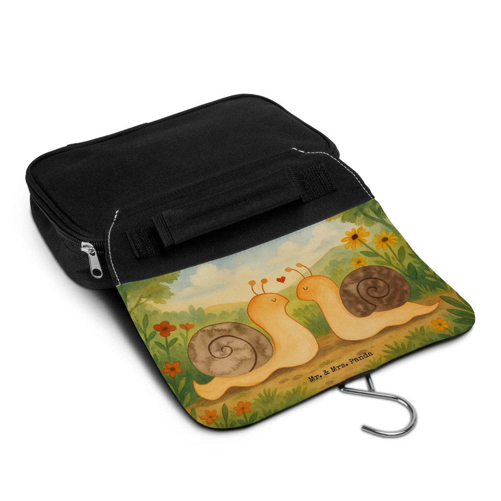 Kulturbeutel Schnecken Liebe Design Kulturbeutel Flugzeug, Kulturbeutel Für Wochenende, Kulturbeutel Zum Aufhängen, Lustiger Kulturbeutel, Kulturbeutel Herren, Schlichter Kulturbeutel, Kulturbeutel Transparent, Kulturbeutel Reise, Edler Kulturbeutel, Kulturbeutel Geschenkidee, Kulturbeutel Aus Stoff, Kulturbeutel Aus Filz, Design Kulturbeutel, Kulturbeutel Aus Kunststoff, Kulturbeutel Damen, Nachhaltiger Kulturbeutel, Kulturbeutel Klein, Kosmetiktasche, Kulturbeutel Handgepäck, Reisebeutel, Kulturbeutel Aus Baumwolle, Moderner Kulturbeutel, Kulturbeutel Mit Haken, Kulturbeutel Mit Spiegel, Necessaire, Umweltfreundlicher Kulturbeutel, Kulturbeutel Kompakt, Klassischer Kulturbeutel, Kulturbeutel, Kulturtasche, Kulturbeutel Aus Leder, Kulturbeutel Mit Reißverschluss, Kulturbeutel Waschbar, Kulturbeutel Für Businessreise, Waschbeutel, Kulturbeutel Wasserdicht, Kulturbeutel für Herren, Kulturbeutel Für Urlaub, Kulturbeutel Set, Kulturbeutel Kinder, Kulturbeutel Groß, Kulturbeutel Organizer, Kulturbeutel Mit Fächern, Toilettentasche, Kulturbeutel Unisex, Liebe, Partner, Freund, Freundin, Ehemann, Ehefrau, Heiraten, Verlobung, Heiratsantrag, Liebesgeschenk, Jahrestag, Hocheitstag