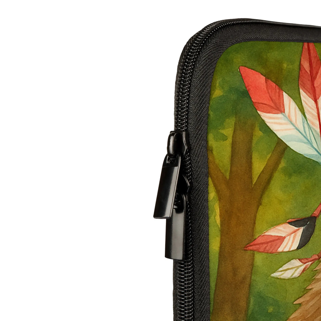 Notebook Tasche Igel Federschmuck Design Notebook-Tasche Für Damen, Notebook-Tasche Mit Zubehörfach, Laptop-Rucksack, Notebook-Tasche Für Herren, Laptop-Aktentasche, Notebook-Case, Notebook-Tasche Wasserfest, Laptop-Sleeve, Notebook-Tasche Für 15 Zoll, Notebook-Tasche Ergonomisch, Laptop-Umhängetasche, Notebook-Tasche Mit Organizer, Notebook-Querträger, Laptop-Case, Notebook-Tasche Leicht, Notebook-Tasche Für 17 Zoll, Notebook-Aktentasche, Notebook-Tasche Rucksackstil, Notebook-Tasche Slim, Notebook-Tasche Aus Canvas, Notebook-Umhängetasche, Notebook-Tasche Robust, Notebook-Tasche Aus Nylon, Laptop-Messenger-Bag, Notebook-Tasche Mit Schultergurt, Notebook-Tasche Aus Neopren, Notebook-Tasche Studenten, Notebook-Sleeve, Notebook-Tasche Modern, Laptophülle, Laptoptasche, Notebook-Tasche Aus Leder, Notebook-Rucksack, Notebook-Tasche Reisegeeignet, ChatGPT:<br />Notebooktasche, Notebook-Tasche Mit Tragegriff, Notebook-Tasche Klassisch, Notebookhülle, Notebook-Tasche Büro, Notebook-Tasche Gepolstert, Notebook-Tasche Vintage, Notebook-Tasche Casual, Notebook-Tasche Business, Laptop-Hülle, Notebook-Tasche Minimalistisch, Notebook-Tasche Für 13 Zoll, Notebook-Tasche Mit Reißverschluss, Waldtiere, Tiere, Indianer, Igel, Lagerfeuer, Camping, Abenteuer