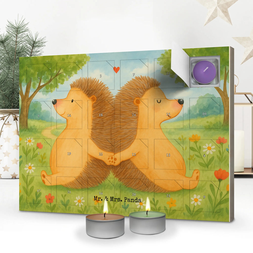 Duftkerzen Adventskalender Igel händchenhaltend Design advent kalender, adventskalender mit duftkerzen, duft kalender, aroma adventskalender, weihnachts adventskalender, kerzenkalender, duft adventskalender, Kerzen Adventskalender, adventskerzen kalender, Adventskalender, raumduft adventskalender, adventskalender kerzen, adventskalender duftkerzen, Weihnachtskalender, duftkerzenkalender, adventskalender mit kerzen, Duftkerzen Adventskalender, Freundin, Freund, Liebe, Liebesgeschenk, Jahrestag, Verlobung, Partner, Ehemann, Ehefrau, Heiraten, Heiratsantrag, Hocheitstag, Love, Liebesbeweis, Igelliebe, Lieblingsmensch, Große Liebe, Gemeinsamkeit, Geschenk für Zwei, Hochzeit, Liebesbotschaft, Hand in Hand, Igel