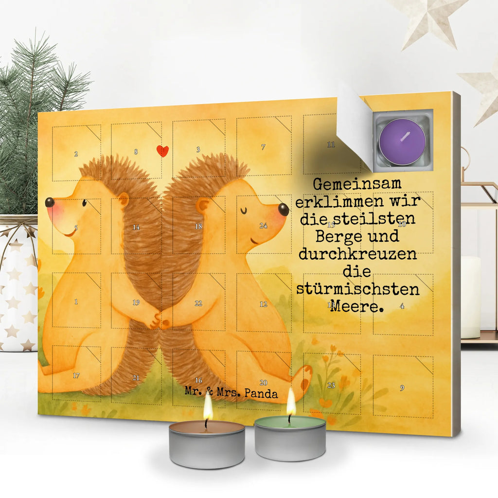 Duftkerzen Adventskalender Igel händchenhaltend Design advent kalender, adventskalender mit duftkerzen, duft kalender, aroma adventskalender, weihnachts adventskalender, kerzenkalender, duft adventskalender, Kerzen Adventskalender, adventskerzen kalender, Adventskalender, raumduft adventskalender, adventskalender kerzen, adventskalender duftkerzen, Weihnachtskalender, duftkerzenkalender, adventskalender mit kerzen, Duftkerzen Adventskalender, Freundin, Freund, Liebe, Liebesgeschenk, Jahrestag, Verlobung, Partner, Ehemann, Ehefrau, Heiraten, Heiratsantrag, Hocheitstag, Love, Liebesbeweis, Igelliebe, Lieblingsmensch, Große Liebe, Gemeinsamkeit, Geschenk für Zwei, Hochzeit, Liebesbotschaft, Hand in Hand, Igel