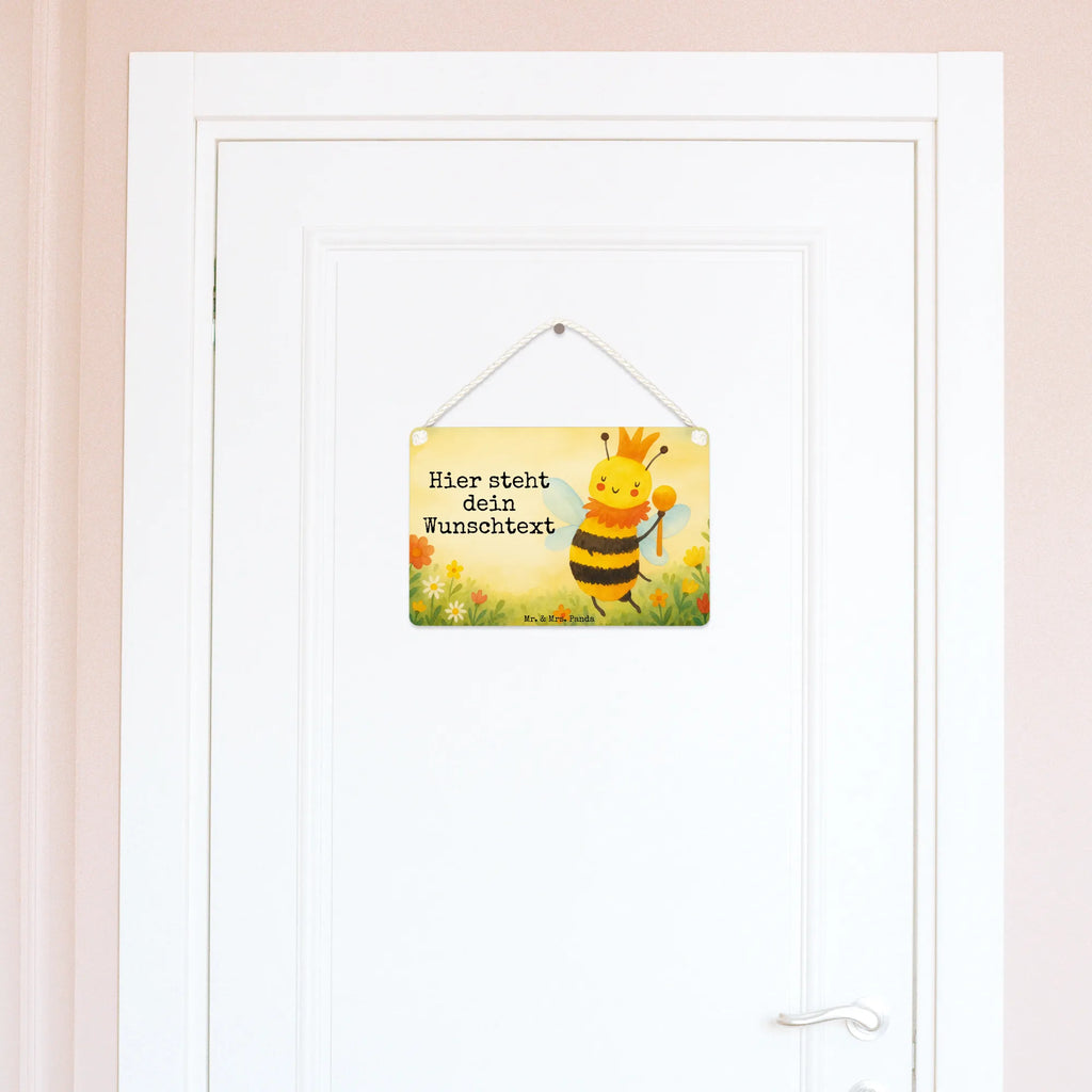 Personalisiertes Deko Schild Biene König Design Deko Schild Für Flur Mit Gravur, Wandschild Mit Text, Deko Schild Für Wohnzimmer Mit Wunschtext, Deko Schild Mit Namen, Shabby Chic Schild Mit Wunschtext, Geschenkidee Deko Schild Mit Text, Deko Schild Als Geschenk Personalisiert, Lustiges Deko Schild Mit Wunschtext, Dekoschild Personalisiert, Schild Mit Individuellem Text, Deko Schild Für Familie Mit Text, Deko Schild Mit Wunschtext, Metallschild Personalisiert, Deko Wandtafel Mit Namen, Großes Deko Schild Personalisiert, Schild Zum Hinstellen Mit Text, Holzschild Mit Wunschtext, Deko Schild Mit Herz Und Text, Deko Schild Mit Gravur, Liebevoll Gestaltetes Deko Schild Mit Wunschtext, Kleines Deko Schild Mit Wunschtext, Rustikales Deko Schild Personalisiert, Deko Schild Für Küche Personalisiert, Vintage Deko Schild Mit Gravur, Modernes Deko Schild Mit Text, Deko Schild Für Garten Mit Wunschtext, Landhausstil Schild Mit Namen, Deko Schild Für Balkon Mit Namen, Schild Zum Aufstellen Mit Wunschtext, Personalisiertes Deko Schild, Deko Schild Für Freunde Mit Namen, Deko Schild Mit Spruch, Spruchschild Mit Wunschtext, Deko Schild Mit Blumenmotiv Und Gravur, Schild Mit Botschaft, Türschild Mit Namen, Deko Schild Selbst Gestalten, Biene, Wespe, Hummel