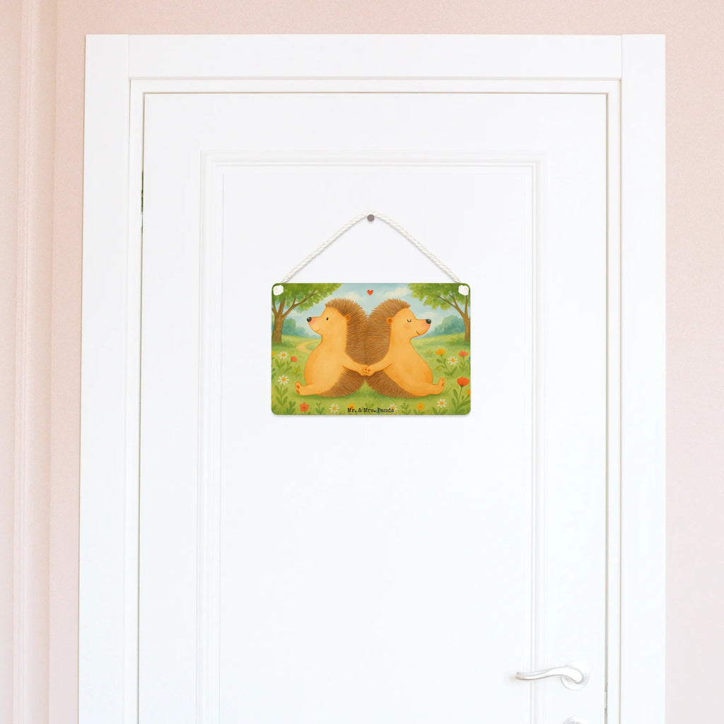 Deko Schild Igel händchenhaltend Design Dekoschild Aus Holz, Spruchschild, Türschild, Dekoschild Geschenk, Metallschild, Schild Aus Metall, Shabby Chic Schild, Dekoschild Zum Aufhängen, Deko schild Mit Spruch, Dekoschild Klein, Dekos child Für Garten, Schild Zum Aufstellen, Rustikales Deko schild, Deko schild Für Balkon, Schild Zum Hinstellen, Deko schild Mit Blumenmotiv, Dekoschild, Dekoschild Groß, Deko schild Liebevoll Gestaltet, Deko schild Mit Lebensweisheit, Dekoschild Handgemacht, Lustiges Deko schild, Dekoschild Für Badezimmer, Deko schild Für Küche, Wanddeko Schild, Deko schild Mit Motiv, Dekoschild Für Familie, Schild Aus Holz, Holzschild, Dekoschild Für Flur, Deko schild Für Wohnzimmer, Deko schild Mit Herz, Deko schild Landhausstil, Deko schild Modern, Deko Wandtafel, Dekoschild Für Freunde, Wandschild, Vintage Schild, Deko Schild, Türschild Mit Spruch, Liebe, Partner, Freund, Freundin, Ehemann, Ehefrau, Heiraten, Verlobung, Heiratsantrag, Liebesgeschenk, Jahrestag, Hocheitstag, Love, Hochzeit, Gemeinsamkeit, Igelliebe, Hand in Hand, Liebesbeweis, Liebesbotschaft, Geschenk für zwei, große Liebe, Igel, Lieblingsmensch