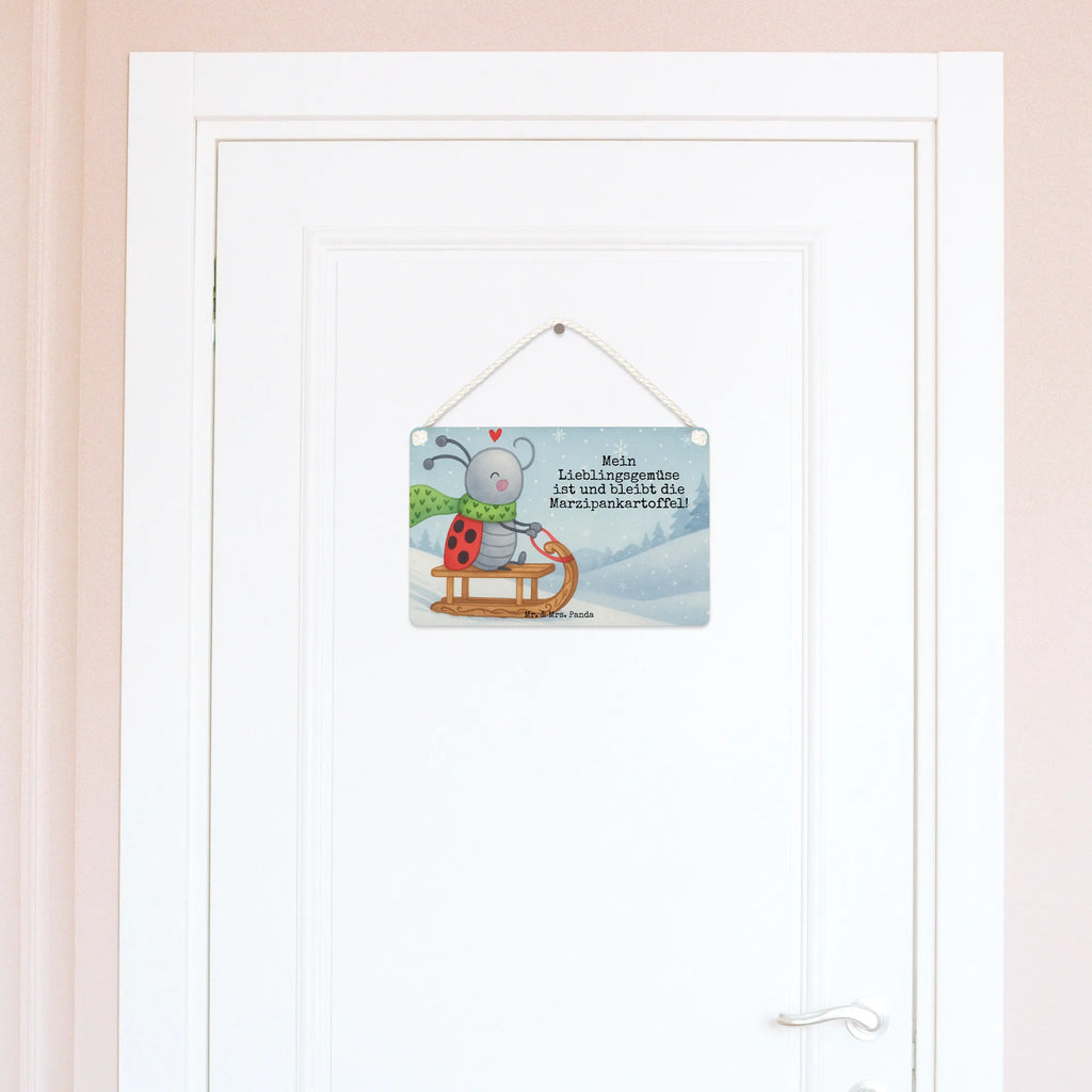 Deko Schild Smörle Rodeln Design Deko schild Mit Spruch, Dekoschild Handgemacht, Wandschild, Schild Aus Holz, Rustikales Deko schild, Deko schild Liebevoll Gestaltet, Dekoschild Für Familie, Spruchschild, Schild Zum Hinstellen, Dekoschild Für Flur, Deko schild Mit Herz, Schild Aus Metall, Türschild, Lustiges Deko schild, Deko schild Landhausstil, Deko schild Für Wohnzimmer, Dekoschild Groß, Dekoschild Zum Aufhängen, Deko Wandtafel, Deko schild Für Balkon, Holzschild, Türschild Mit Spruch, Deko schild Für Küche, Vintage Schild, Dekoschild Für Badezimmer, Shabby Chic Schild, Deko schild Mit Blumenmotiv, Wanddeko Schild, Dekoschild Für Freunde, Metallschild, Deko Schild, Dekoschild Klein, Dekoschild Geschenk, Dekoschild Aus Holz, Dekoschild, Deko schild Modern, Dekos child Für Garten, Deko schild Mit Motiv, Deko schild Mit Lebensweisheit, Schild Zum Aufstellen, Winter, Weihnachten, Weihnachtsdeko, Nikolaus, Advent, Heiligabend, Wintermotiv, Schlittenfahren, Smörle, Marzipan