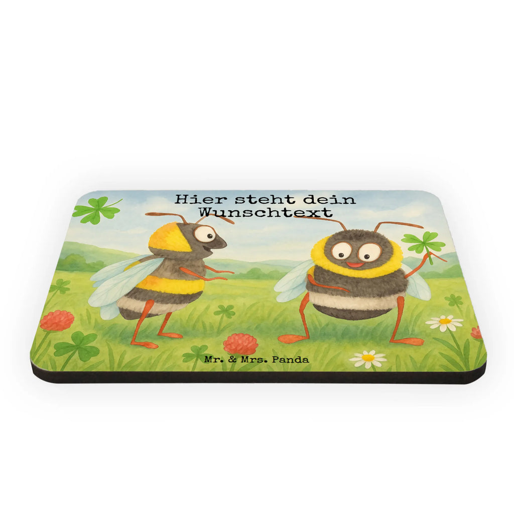 Personalisierter Magnet Hummeln Kleeblatt Design Kühlschrank Dekoration mit Namen, Personalisierer Magnet, Personalisierter Souvenir Magnet, Pinnwandmagnet mit Namen, Notiz Magnet mit Namen, Whiteboard Magnet mit Namen, Personalisierter Pinnwandmagnet, Dekomagnet mit Namen, Souvenir Magnet mit Namen, Wunschname, Personalisierter Kühlschrankmagnet, Personalisierter Motivmagnete, Magnet personalisieren, Personalisierter Whiteboard Magnet, Personalisierter Notiz Magnet, Magnet mit Namen, Magnet bedrucken, Personalisierte Kühlschrank Dekoration, Magnet selbst gestalten, Personalisierter Dekomagnet, Motivmagnete mit Namen, Kühlschrankmagnet mit Namen, Tiermotive, Gute Laune, lustige Sprüche, Tiere, Spruch positiv, glücklich werden, Hummel, glücklich sein, Spruch fröhlich, Biene, Spruch schön, Biene Deko
