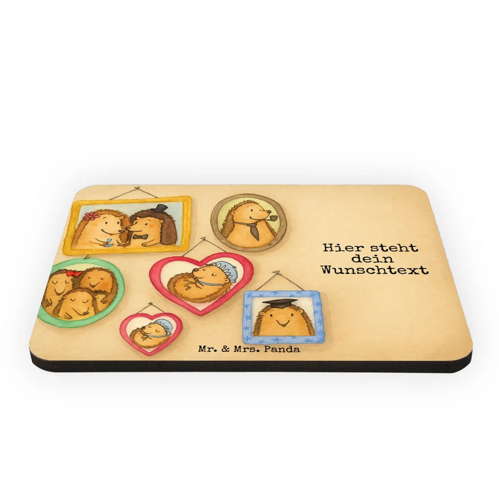 Personalisierter Magnet Igel Familie Design Dekomagnet mit Namen, Notiz Magnet mit Namen, Personalisierte Kühlschrank Dekoration, Kühlschrank Dekoration mit Namen, Motivmagnete mit Namen, Magnet personalisieren, Personalisierer Magnet, Whiteboard Magnet mit Namen, Souvenir Magnet mit Namen, Magnet selbst gestalten, Wunschname, Personalisierter Motivmagnete, Personalisierter Kühlschrankmagnet, Personalisierter Whiteboard Magnet, Personalisierter Dekomagnet, Personalisierter Notiz Magnet, Pinnwandmagnet mit Namen, Personalisierter Souvenir Magnet, Kühlschrankmagnet mit Namen, Personalisierter Pinnwandmagnet, Magnet bedrucken, Magnet mit Namen, Familie, Vatertag, Muttertag, Bruder, Schwester, Mama, Papa, Oma, Opa, Igel, Glück, Bilder, Liebe, Zusammenhalt