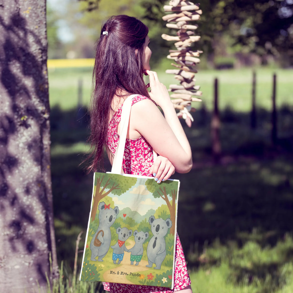 Einkaufstasche Koala Familie zwei Design Tragetasche Herren, Tragetasche Umweltfreundlich, Tragetasche Bedruckt, Baumwolltaschen, Tragetasche Damen, Stofftaschen, Bunte Tragetasche, Faltbare Tragetasche, Tragetasche Kinder, Tragetasche Für Bücher, Tragetasche Für Büro, Jutetasche, Tragetasche Modern, Tragetasche, Große Tragetasche, Tragetasche Wiederverwendbar, Beutel Tasche, Tragetasche Mit Henkel, Tragetasche Für Schule, Jutetaschen, Leinentaschen, Tragetasche Für Alltag, Einkaufstaschen, Tragetasche Mit Spruch, Tragetasche Vintage, Tragetasche Geschenkidee, Stofftasche, Tragetaschen, Tragetasche Robust, Tragetasche Nachhaltig, Baumwolltasche, Lustige Tragetasche, Tragetasche Zum Umhängen, Tragetasche Design, Einkaufstasche, Tragetasche Blanko, Tragetasche Für Einkäufe, Tragetasche Ohne Plastik, Leinentasche, Kleine Tragetasche, Tragetasche Waschbar, Tragetasche Mit Motiv, Tragetasche Handgemacht, Familie, Vatertag, Muttertag, Bruder, Schwester, Mama, Papa, Oma, Opa, beste Familie, Koala, Koalafamilie, Koalabär, Familienzeit, Lieblingsfamilie, Familienleben