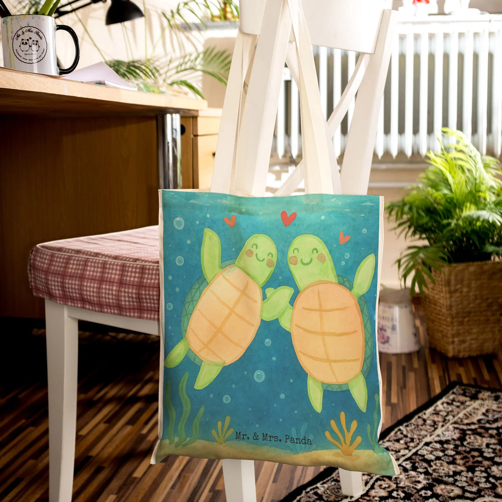 Einkaufstasche Schildkröten Paar Design Tragetaschen, Stofftaschen, Bunte Tragetasche, Tragetasche Nachhaltig, Faltbare Tragetasche, Tragetasche Blanko, Tragetasche Ohne Plastik, Stofftasche, Tragetasche Mit Motiv, Tragetasche Handgemacht, Tragetasche Umweltfreundlich, Tragetasche Zum Umhängen, Leinentasche, Tragetasche Robust, Baumwolltaschen, Tragetasche Für Schule, Einkaufstasche, Leinentaschen, Tragetasche Für Alltag, Tragetasche Waschbar, Tragetasche Mit Henkel, Jutetaschen, Tragetasche Bedruckt, Tragetasche Für Büro, Große Tragetasche, Tragetasche Kinder, Beutel Tasche, Tragetasche, Einkaufstaschen, Tragetasche Damen, Baumwolltasche, Kleine Tragetasche, Jutetasche, Lustige Tragetasche, Tragetasche Vintage, Tragetasche Herren, Tragetasche Für Einkäufe, Tragetasche Für Bücher, Tragetasche Wiederverwendbar, Tragetasche Modern, Tragetasche Mit Spruch, Tragetasche Geschenkidee, Tragetasche Design, Liebe, Partner, Freund, Freundin, Ehemann, Ehefrau, Heiraten, Verlobung, Heiratsantrag, Liebesgeschenk, Jahrestag, Hocheitstag, Geschenk für Frauen, Valentinstag, Mitbringsel, Geschenk für Freundin, Hochzeitstag, für Ehemann, Geschenk für Partner, Liebesbeweis, für Männer