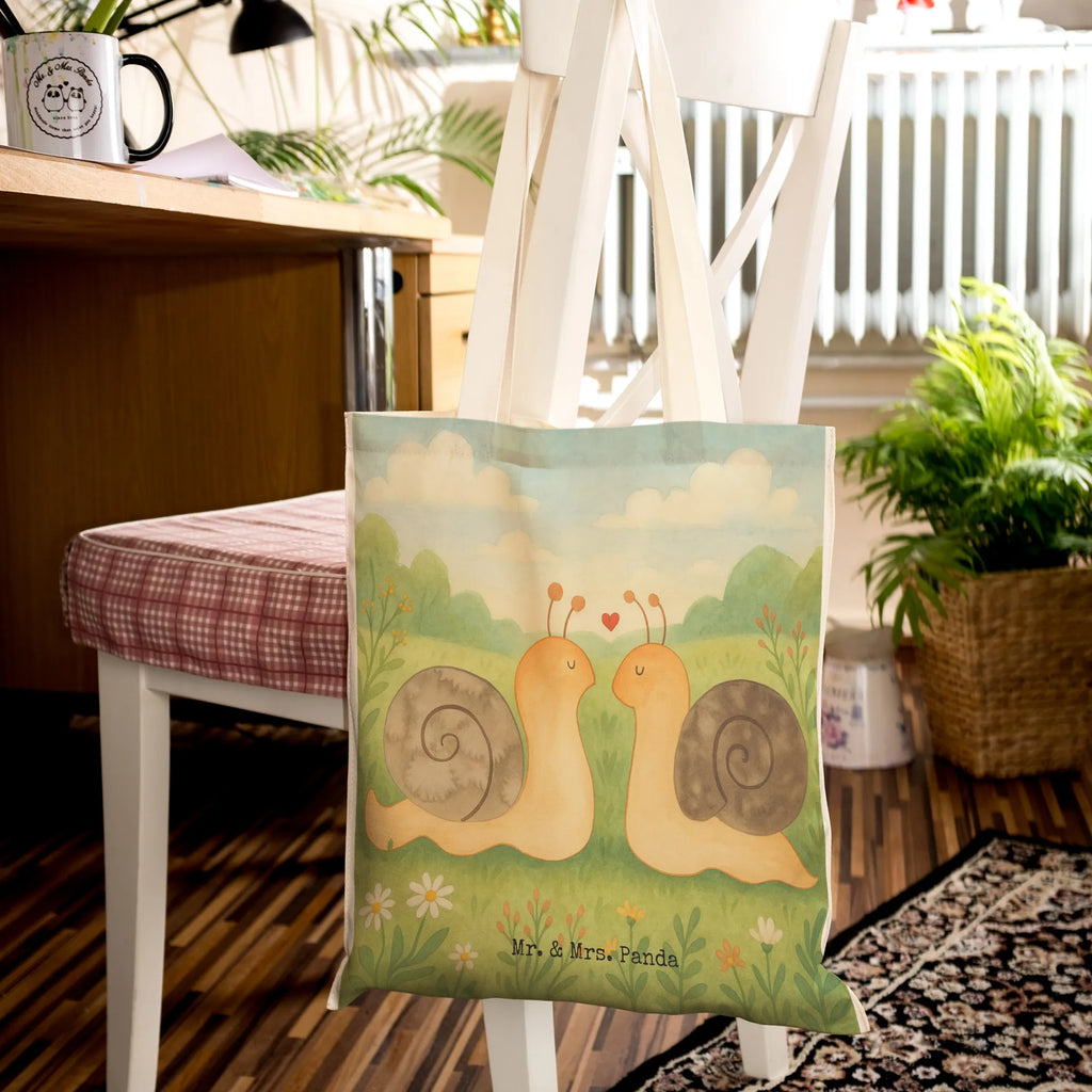 Einkaufstasche Schnecken Liebe Design Tragetaschen, Tragetasche Kinder, Faltbare Tragetasche, Tragetasche Mit Spruch, Tragetasche Bedruckt, Leinentasche, Tragetasche Herren, Tragetasche Für Bücher, Tragetasche Für Schule, Baumwolltasche, Leinentaschen, Tragetasche Handgemacht, Tragetasche Robust, Stofftasche, Tragetasche Blanko, Einkaufstaschen, Lustige Tragetasche, Tragetasche Geschenkidee, Baumwolltaschen, Tragetasche, Bunte Tragetasche, Tragetasche Design, Einkaufstasche, Tragetasche Ohne Plastik, Tragetasche Vintage, Tragetasche Modern, Tragetasche Für Alltag, Tragetasche Für Einkäufe, Tragetasche Wiederverwendbar, Tragetasche Umweltfreundlich, Große Tragetasche, Tragetasche Mit Henkel, Stofftaschen, Jutetaschen, Tragetasche Damen, Tragetasche Zum Umhängen, Tragetasche Nachhaltig, Kleine Tragetasche, Tragetasche Mit Motiv, Tragetasche Für Büro, Tragetasche Waschbar, Jutetasche, Beutel Tasche, Liebe, Partner, Freund, Freundin, Ehemann, Ehefrau, Heiraten, Verlobung, Heiratsantrag, Liebesgeschenk, Jahrestag, Hocheitstag