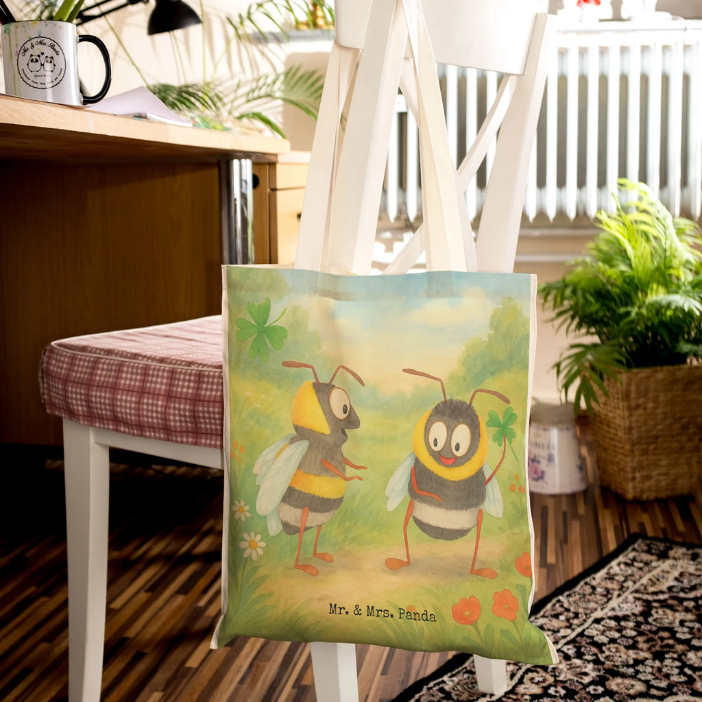 Einkaufstasche Bienen Paar Design Jutetaschen, Tragetasche Geschenkidee, Tragetasche Design, Tragetasche Damen, Tragetasche Für Bücher, Bunte Tragetasche, Tragetasche Waschbar, Tragetasche Handgemacht, Tragetasche Vintage, Tragetasche Kinder, Tragetasche Blanko, Baumwolltasche, Tragetasche Wiederverwendbar, Tragetasche Ohne Plastik, Leinentaschen, Beutel Tasche, Jutetasche, Kleine Tragetasche, Lustige Tragetasche, Tragetasche Bedruckt, Baumwolltaschen, Tragetasche Robust, Tragetaschen, Einkaufstasche, Tragetasche Für Einkäufe, Tragetasche, Tragetasche Für Büro, Tragetasche Mit Henkel, Einkaufstaschen, Stofftaschen, Große Tragetasche, Tragetasche Mit Motiv, Tragetasche Für Schule, Tragetasche Für Alltag, Tragetasche Umweltfreundlich, Tragetasche Nachhaltig, Tragetasche Mit Spruch, Leinentasche, Faltbare Tragetasche, Tragetasche Zum Umhängen, Tragetasche Herren, Stofftasche, Tragetasche Modern, Liebe, Partner, Freund, Freundin, Ehemann, Ehefrau, Heiraten, Verlobung, Heiratsantrag, Liebesgeschenk, Jahrestag, Hocheitstag, Geschenk für Frauen, Schildkröten, Liebesbeweis, Mitbringsel, Geschenk für Partner, für Männer, Geschenk für Freundin, Hochzeitstag, verliebte Schildkröten, Valentinstag, für Ehemann