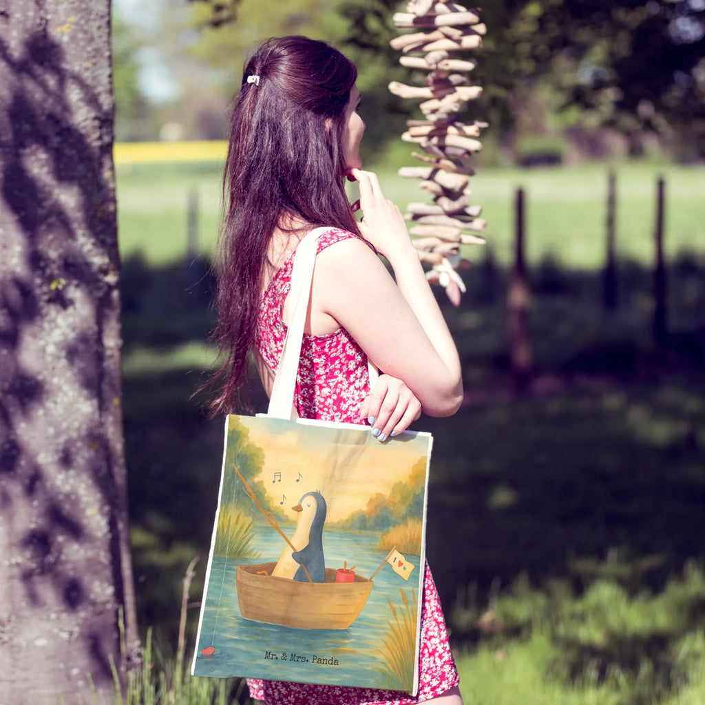 Einkaufstasche Pinguin Angelboot Design Tragetasche Modern, Tragetasche Damen, Tragetasche Blanko, Tragetasche Geschenkidee, Leinentasche, Stofftasche, Jutetaschen, Tragetasche Kinder, Beutel Tasche, Lustige Tragetasche, Tragetasche Wiederverwendbar, Einkaufstasche, Leinentaschen, Große Tragetasche, Tragetasche Design, Baumwolltaschen, Tragetasche Mit Motiv, Tragetasche Waschbar, Tragetasche Umweltfreundlich, Kleine Tragetasche, Einkaufstaschen, Tragetasche, Tragetasche Für Alltag, Tragetasche Für Einkäufe, Tragetasche Für Schule, Tragetasche Zum Umhängen, Tragetasche Für Bücher, Tragetasche Für Büro, Jutetasche, Tragetasche Mit Spruch, Tragetasche Bedruckt, Faltbare Tragetasche, Tragetasche Ohne Plastik, Stofftaschen, Tragetasche Mit Henkel, Tragetasche Vintage, Bunte Tragetasche, Tragetasche Handgemacht, Tragetaschen, Tragetasche Nachhaltig, Baumwolltasche, Tragetasche Robust, Tragetasche Herren, Pinguin, Leben, Lebenslust, Scheidung, Pinguine, Angelboot, Neuanfang, Boot, Motivation, Trennung, genießen, Angeln, Neustart, Geschenkidee Liebeskummer