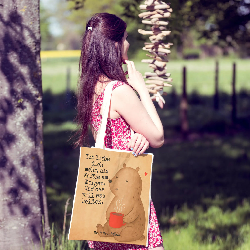 Einkaufstasche Bär Morgenkaffee Design Tragetasche Kinder, Kleine Tragetasche, Tragetasche Für Einkäufe, Tragetasche Bedruckt, Stofftaschen, Tragetasche Wiederverwendbar, Baumwolltaschen, Lustige Tragetasche, Tragetasche Für Schule, Jutetasche, Tragetasche Vintage, Bunte Tragetasche, Tragetasche Damen, Tragetasche Für Bücher, Leinentasche, Tragetasche Handgemacht, Leinentaschen, Tragetasche Nachhaltig, Tragetasche Modern, Tragetasche Umweltfreundlich, Tragetasche Ohne Plastik, Große Tragetasche, Faltbare Tragetasche, Tragetasche Zum Umhängen, Tragetasche Blanko, Tragetasche Für Alltag, Tragetasche Geschenkidee, Tragetasche Mit Motiv, Stofftasche, Baumwolltasche, Tragetasche Mit Spruch, Einkaufstasche, Tragetaschen, Tragetasche Robust, Tragetasche Für Büro, Tragetasche Mit Henkel, Einkaufstaschen, Tragetasche Design, Tragetasche Herren, Jutetaschen, Tragetasche Waschbar, Tragetasche, Beutel Tasche, Liebe, Partner, Freund, Freundin, Ehemann, Ehefrau, Heiraten, Verlobung, Heiratsantrag, Liebesgeschenk, Jahrestag, Hocheitstag, Geschenk für Frauen, Mitbringsel, für Ehemann, Hochzeitstag, Geschenk für Partner, für Männer, Liebesbeweis, Geschenk für Freundin, Valentinstag