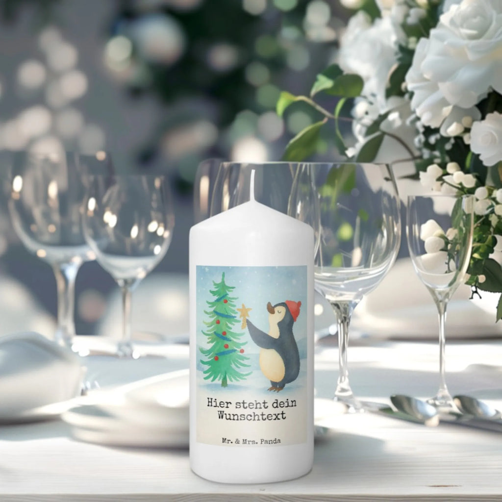 Personalisierte Kerze Pinguin Weihnachtsbaum Design Streukerze Mit Namensdruck, Sojawachskerze Mit Namensdruck, Metall-Kerze Mit Namensgravur, Stumpenkerze Mit Namensgravur, Teelicht Mit Namensdruck, Handgegossene Kerze Mit Namen, Gastgeschenk Kerze Mit Namen, Kommunionkerze Mit Namen, Kerze Mit Namen, Stabkerze Mit Gravur, Outdoor-Kerze Mit Namensgravur, Taufekerze Mit Namensgravur, Personalisierte Kerze, Tafelkerze Mit Wunschname, Trauerkerze Mit Namen, Andachtskerze Mit Namensgravur, Kerzen-Set Mit Namensgravur, Gartenkerze Mit Namen, Grabkerze Mit Namensgravur, Osterkerze Mit Namen, Kerze Für Hochzeit Mit Namensgravur, Duftkerze Mit Namen, Stearinkerze Mit Gravur, Kerze Mit Prägung Und Wunschname, Kerze Mit Spruch Und Namen, Bienenwachskerze Mit Wunschname, Bio-Kerze Mit Wunschname, Blockkerze Mit Namensdruck, Handgemachte Kerze Mit Wunschname, Glas-Kerze Mit Wunschname, Schwimmkerze Mit Namen, Fair-Trade-Kerze Mit Namensgravur, Firmungskerze Mit Wunschname, Votivkerze Mit Wunschname, LED-Kerze Mit Wunschname, Adventskerze Mit Wunschname, Gedenkkerze Mit Namen, Laternenkerze Mit Namensdruck, Tischkerze Mit Namensdruck, Holz-Kerze Mit Namen, Kerze Für Geburtstag Mit Wunschname, Weihnachtskerze Mit Namensgravur, Winter, Weihnachten, Weihnachtsdeko, Nikolaus, Advent, Heiligabend, Wintermotiv, Pinguin