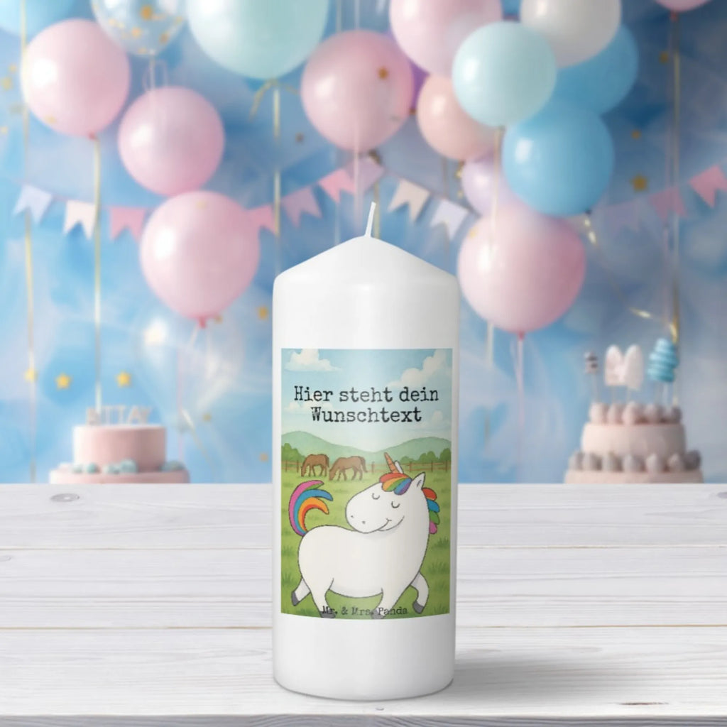 Personalisierte Kerze Einhorn Stolzieren Design Gastgeschenk Kerze Mit Namen, Adventskerze Mit Wunschname, Handgemachte Kerze Mit Wunschname, Personalisierte Kerze, Tischkerze Mit Namensdruck, Kerze Für Geburtstag Mit Wunschname, Grabkerze Mit Namensgravur, Weihnachtskerze Mit Namensgravur, Handgegossene Kerze Mit Namen, Taufekerze Mit Namensgravur, Outdoor-Kerze Mit Namensgravur, Bienenwachskerze Mit Wunschname, Glas-Kerze Mit Wunschname, Schwimmkerze Mit Namen, Firmungskerze Mit Wunschname, Trauerkerze Mit Namen, Duftkerze Mit Namen, Votivkerze Mit Wunschname, Kerzen-Set Mit Namensgravur, Laternenkerze Mit Namensdruck, Holz-Kerze Mit Namen, Andachtskerze Mit Namensgravur, Kerze Mit Spruch Und Namen, Sojawachskerze Mit Namensdruck, Teelicht Mit Namensdruck, Stearinkerze Mit Gravur, Tafelkerze Mit Wunschname, Gartenkerze Mit Namen, Stumpenkerze Mit Namensgravur, Kerze Mit Namen, Stabkerze Mit Gravur, Kerze Mit Prägung Und Wunschname, Gedenkkerze Mit Namen, Kerze Für Hochzeit Mit Namensgravur, Osterkerze Mit Namen, Metall-Kerze Mit Namensgravur, Kommunionkerze Mit Namen, LED-Kerze Mit Wunschname, Blockkerze Mit Namensdruck, Streukerze Mit Namensdruck, Bio-Kerze Mit Wunschname, Fair-Trade-Kerze Mit Namensgravur, Einhorn, Einhörner, Einhorn Deko, Unicorn, stolz, anders, Reiten, Reiter, Freundin, bunt, Geschenk, Pferd