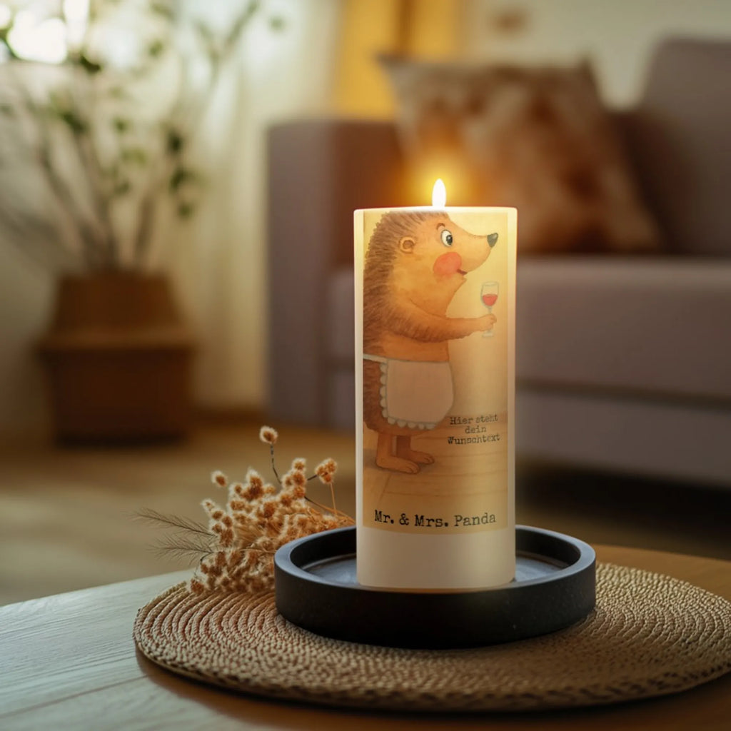 Personalisierte Kerze Igel Wein Design Taufekerze Mit Namensgravur, Firmungskerze Mit Wunschname, Gedenkkerze Mit Namen, Glas-Kerze Mit Wunschname, Kommunionkerze Mit Namen, Bio-Kerze Mit Wunschname, Kerze Mit Prägung Und Wunschname, Handgemachte Kerze Mit Wunschname, Adventskerze Mit Wunschname, Trauerkerze Mit Namen, Sojawachskerze Mit Namensdruck, Personalisierte Kerze, Holz-Kerze Mit Namen, Metall-Kerze Mit Namensgravur, Weihnachtskerze Mit Namensgravur, Duftkerze Mit Namen, Handgegossene Kerze Mit Namen, Osterkerze Mit Namen, Kerze Mit Namen, Blockkerze Mit Namensdruck, Stearinkerze Mit Gravur, LED-Kerze Mit Wunschname, Stabkerze Mit Gravur, Fair-Trade-Kerze Mit Namensgravur, Kerze Mit Spruch Und Namen, Outdoor-Kerze Mit Namensgravur, Teelicht Mit Namensdruck, Kerze Für Hochzeit Mit Namensgravur, Gartenkerze Mit Namen, Laternenkerze Mit Namensdruck, Stumpenkerze Mit Namensgravur, Streukerze Mit Namensdruck, Gastgeschenk Kerze Mit Namen, Schwimmkerze Mit Namen, Grabkerze Mit Namensgravur, Tafelkerze Mit Wunschname, Tischkerze Mit Namensdruck, Bienenwachskerze Mit Wunschname, Kerzen-Set Mit Namensgravur, Votivkerze Mit Wunschname, Andachtskerze Mit Namensgravur, Kerze Für Geburtstag Mit Wunschname, Tiermotive, Gute Laune, lustige Sprüche, Tiere, Geschenk Weinliebhaber, Wein Deko, Rotwein, Wein trinken, Geschenk Weintrinker, Weinglas, Wein Spruch, Igel, Weißwein
