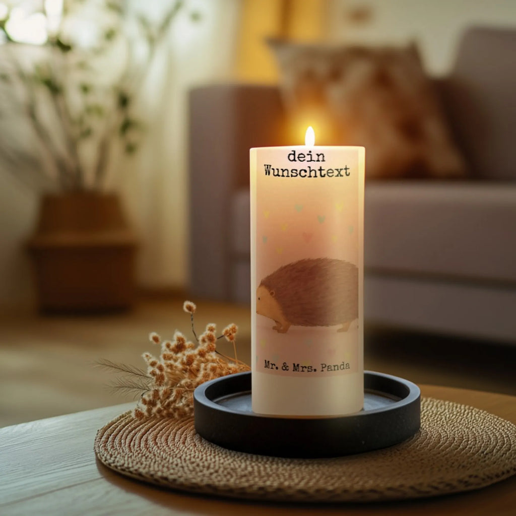 Personalisierte Kerze Igel Herzen Design Sojawachskerze Mit Namensdruck, Andachtskerze Mit Namensgravur, Kerze Mit Namen, Tischkerze Mit Namensdruck, Bio-Kerze Mit Wunschname, Streukerze Mit Namensdruck, Osterkerze Mit Namen, Fair-Trade-Kerze Mit Namensgravur, Kerze Für Hochzeit Mit Namensgravur, Gedenkkerze Mit Namen, Stearinkerze Mit Gravur, Tafelkerze Mit Wunschname, LED-Kerze Mit Wunschname, Taufekerze Mit Namensgravur, Votivkerze Mit Wunschname, Schwimmkerze Mit Namen, Stumpenkerze Mit Namensgravur, Gartenkerze Mit Namen, Holz-Kerze Mit Namen, Weihnachtskerze Mit Namensgravur, Metall-Kerze Mit Namensgravur, Stabkerze Mit Gravur, Laternenkerze Mit Namensdruck, Blockkerze Mit Namensdruck, Kerze Mit Spruch Und Namen, Adventskerze Mit Wunschname, Handgegossene Kerze Mit Namen, Kerze Für Geburtstag Mit Wunschname, Grabkerze Mit Namensgravur, Gastgeschenk Kerze Mit Namen, Bienenwachskerze Mit Wunschname, Kommunionkerze Mit Namen, Outdoor-Kerze Mit Namensgravur, Kerze Mit Prägung Und Wunschname, Teelicht Mit Namensdruck, Handgemachte Kerze Mit Wunschname, Kerzen-Set Mit Namensgravur, Firmungskerze Mit Wunschname, Trauerkerze Mit Namen, Duftkerze Mit Namen, Personalisierte Kerze, Glas-Kerze Mit Wunschname, Tiermotive, Gute Laune, lustige Sprüche, Tiere, Herzen, Herz, Leben, Vertrauen, Kuss, Liebe, Igel