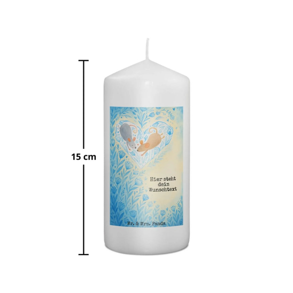 Personalisierte Kerze Mäuse Herz Design Outdoor-Kerze Mit Namensgravur, Kerze Für Hochzeit Mit Namensgravur, Streukerze Mit Namensdruck, LED-Kerze Mit Wunschname, Bio-Kerze Mit Wunschname, Grabkerze Mit Namensgravur, Tafelkerze Mit Wunschname, Glas-Kerze Mit Wunschname, Trauerkerze Mit Namen, Handgegossene Kerze Mit Namen, Kerze Für Geburtstag Mit Wunschname, Kerze Mit Namen, Stearinkerze Mit Gravur, Sojawachskerze Mit Namensdruck, Laternenkerze Mit Namensdruck, Andachtskerze Mit Namensgravur, Stabkerze Mit Gravur, Osterkerze Mit Namen, Gedenkkerze Mit Namen, Fair-Trade-Kerze Mit Namensgravur, Personalisierte Kerze, Teelicht Mit Namensdruck, Tischkerze Mit Namensdruck, Holz-Kerze Mit Namen, Gartenkerze Mit Namen, Taufekerze Mit Namensgravur, Gastgeschenk Kerze Mit Namen, Handgemachte Kerze Mit Wunschname, Schwimmkerze Mit Namen, Kerze Mit Spruch Und Namen, Stumpenkerze Mit Namensgravur, Weihnachtskerze Mit Namensgravur, Kommunionkerze Mit Namen, Blockkerze Mit Namensdruck, Duftkerze Mit Namen, Votivkerze Mit Wunschname, Adventskerze Mit Wunschname, Firmungskerze Mit Wunschname, Kerzen-Set Mit Namensgravur, Metall-Kerze Mit Namensgravur, Bienenwachskerze Mit Wunschname, Kerze Mit Prägung Und Wunschname, Liebe, Partner, Freund, Freundin, Ehemann, Ehefrau, Heiraten, Verlobung, Heiratsantrag, Liebesgeschenk, Jahrestag, Hocheitstag, Lieblingsmensch, Mäuse, Love, Liebesbotschaft, Maus, Geschenk für zwei, Liebesbeweis, Hochzeit, Gemeinsamkeit