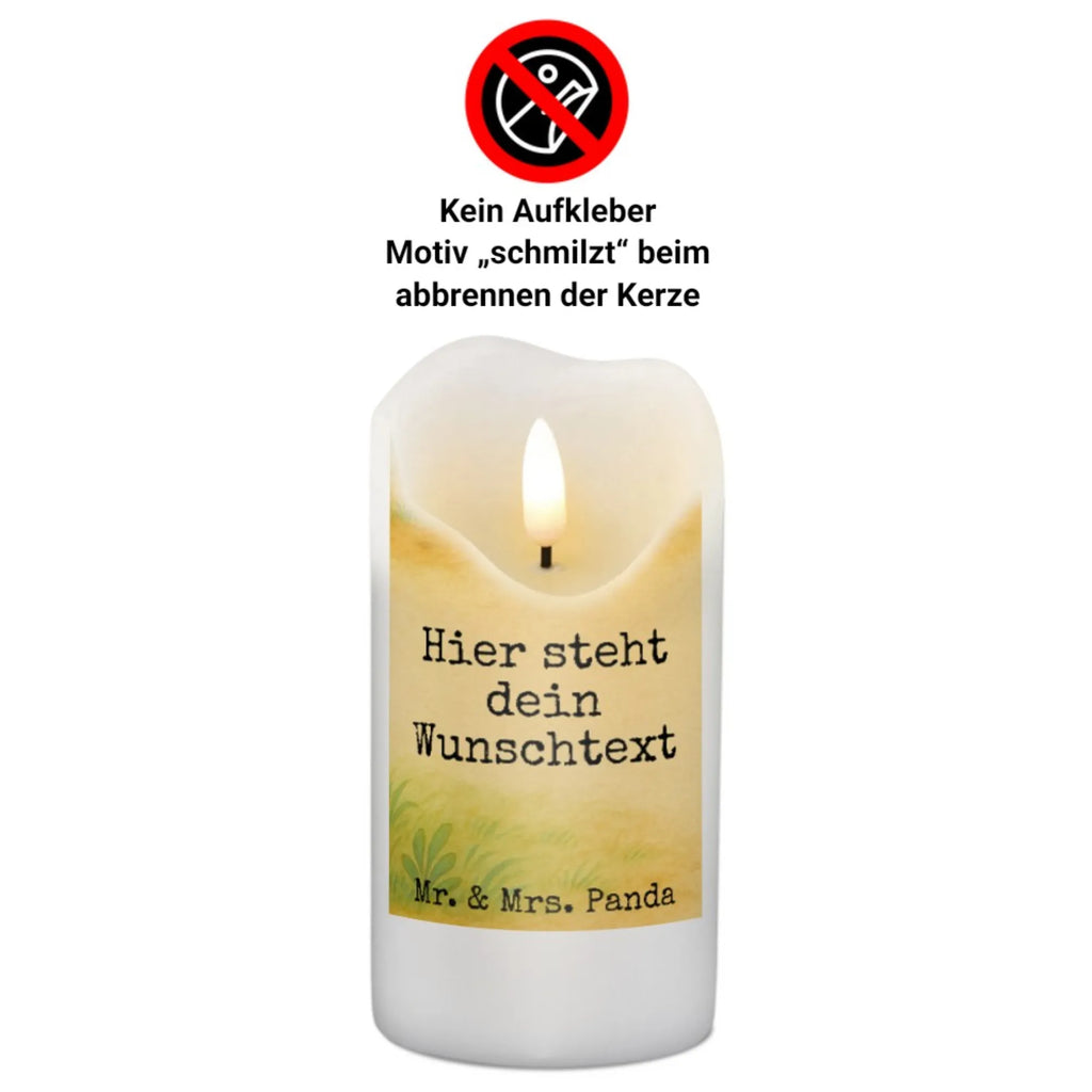 Personalisierte Kerze Rotkehlchen Federn Design Votivkerze Mit Wunschname, Kerze Mit Namen, LED-Kerze Mit Wunschname, Weihnachtskerze Mit Namensgravur, Trauerkerze Mit Namen, Sojawachskerze Mit Namensdruck, Gastgeschenk Kerze Mit Namen, Kerze Für Geburtstag Mit Wunschname, Firmungskerze Mit Wunschname, Gedenkkerze Mit Namen, Blockkerze Mit Namensdruck, Adventskerze Mit Wunschname, Kerze Mit Spruch Und Namen, Osterkerze Mit Namen, Teelicht Mit Namensdruck, Tischkerze Mit Namensdruck, Gartenkerze Mit Namen, Bienenwachskerze Mit Wunschname, Stearinkerze Mit Gravur, Schwimmkerze Mit Namen, Grabkerze Mit Namensgravur, Kerzen-Set Mit Namensgravur, Fair-Trade-Kerze Mit Namensgravur, Streukerze Mit Namensdruck, Personalisierte Kerze, Metall-Kerze Mit Namensgravur, Andachtskerze Mit Namensgravur, Kommunionkerze Mit Namen, Duftkerze Mit Namen, Outdoor-Kerze Mit Namensgravur, Glas-Kerze Mit Wunschname, Kerze Mit Prägung Und Wunschname, Stabkerze Mit Gravur, Holz-Kerze Mit Namen, Handgemachte Kerze Mit Wunschname, Stumpenkerze Mit Namensgravur, Laternenkerze Mit Namensdruck, Kerze Für Hochzeit Mit Namensgravur, Bio-Kerze Mit Wunschname, Tafelkerze Mit Wunschname, Taufekerze Mit Namensgravur, Handgegossene Kerze Mit Namen, Tiermotive, Gute Laune, lustige Sprüche, Tiere, Spruch Motivation, What if i fall, fliegen, Vogel, Spruch Mut, Rotkehlchen, Motivationsbilder, Motivation Sprüche