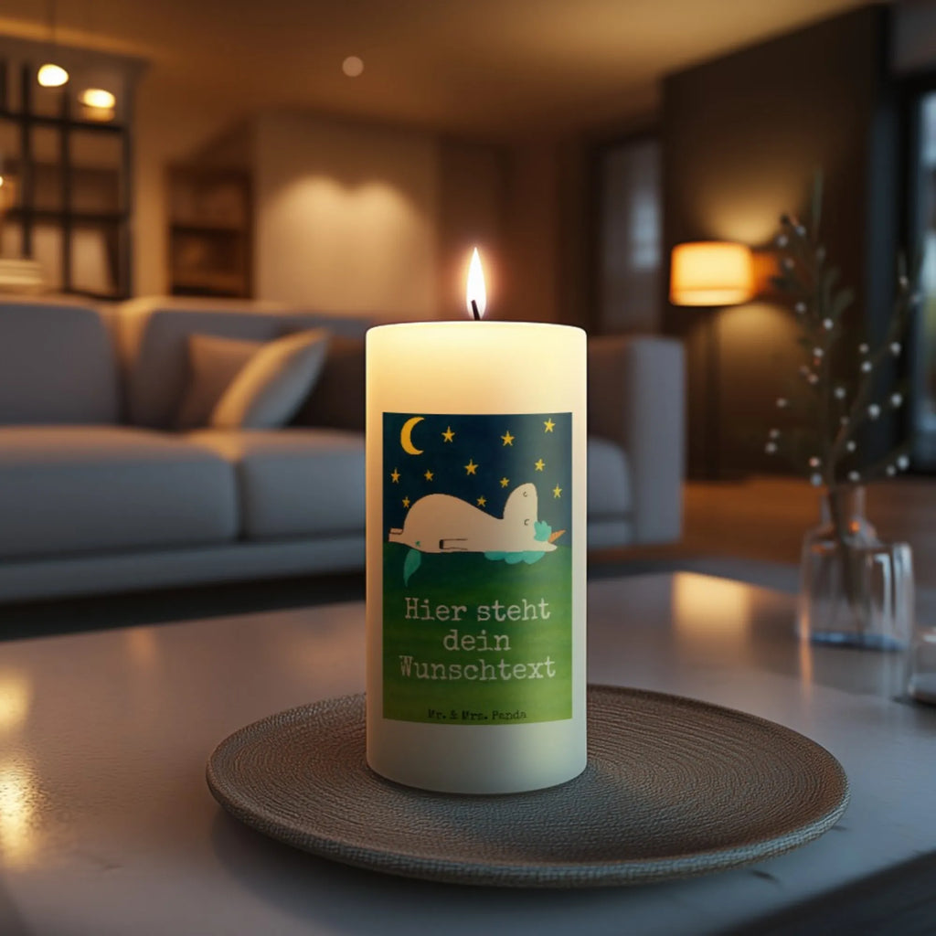 Personalisierte Kerze Einhorn Sternenhimmel Design Metall-Kerze Mit Namensgravur, Stabkerze Mit Gravur, Gartenkerze Mit Namen, Andachtskerze Mit Namensgravur, Teelicht Mit Namensdruck, Kerze Für Geburtstag Mit Wunschname, Taufekerze Mit Namensgravur, Trauerkerze Mit Namen, Stearinkerze Mit Gravur, Blockkerze Mit Namensdruck, Handgemachte Kerze Mit Wunschname, Sojawachskerze Mit Namensdruck, Votivkerze Mit Wunschname, Osterkerze Mit Namen, Handgegossene Kerze Mit Namen, Gedenkkerze Mit Namen, Bienenwachskerze Mit Wunschname, Fair-Trade-Kerze Mit Namensgravur, LED-Kerze Mit Wunschname, Weihnachtskerze Mit Namensgravur, Glas-Kerze Mit Wunschname, Kerze Mit Spruch Und Namen, Laternenkerze Mit Namensdruck, Kerze Mit Namen, Holz-Kerze Mit Namen, Tischkerze Mit Namensdruck, Adventskerze Mit Wunschname, Kerzen-Set Mit Namensgravur, Bio-Kerze Mit Wunschname, Kerze Für Hochzeit Mit Namensgravur, Streukerze Mit Namensdruck, Stumpenkerze Mit Namensgravur, Schwimmkerze Mit Namen, Gastgeschenk Kerze Mit Namen, Tafelkerze Mit Wunschname, Personalisierte Kerze, Duftkerze Mit Namen, Kerze Mit Prägung Und Wunschname, Firmungskerze Mit Wunschname, Kommunionkerze Mit Namen, Grabkerze Mit Namensgravur, Outdoor-Kerze Mit Namensgravur, Einhorn, Einhörner, Einhorn Deko, Unicorn, Verrückt, Sternenhimmel, Sterne, Dachschaden