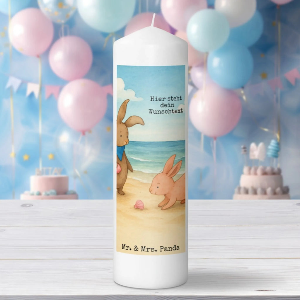 Personalisierte Kerze Hasen Muschel Design Fair-Trade-Kerze Mit Namensgravur, Handgegossene Kerze Mit Namen, Bienenwachskerze Mit Wunschname, Kerzen-Set Mit Namensgravur, LED-Kerze Mit Wunschname, Trauerkerze Mit Namen, Weihnachtskerze Mit Namensgravur, Kerze Mit Spruch Und Namen, Laternenkerze Mit Namensdruck, Osterkerze Mit Namen, Teelicht Mit Namensdruck, Gedenkkerze Mit Namen, Kerze Mit Namen, Duftkerze Mit Namen, Outdoor-Kerze Mit Namensgravur, Kerze Für Geburtstag Mit Wunschname, Blockkerze Mit Namensdruck, Kerze Mit Prägung Und Wunschname, Stabkerze Mit Gravur, Kerze Für Hochzeit Mit Namensgravur, Votivkerze Mit Wunschname, Tafelkerze Mit Wunschname, Tischkerze Mit Namensdruck, Gartenkerze Mit Namen, Andachtskerze Mit Namensgravur, Metall-Kerze Mit Namensgravur, Stearinkerze Mit Gravur, Firmungskerze Mit Wunschname, Adventskerze Mit Wunschname, Sojawachskerze Mit Namensdruck, Personalisierte Kerze, Kommunionkerze Mit Namen, Gastgeschenk Kerze Mit Namen, Grabkerze Mit Namensgravur, Bio-Kerze Mit Wunschname, Streukerze Mit Namensdruck, Stumpenkerze Mit Namensgravur, Schwimmkerze Mit Namen, Holz-Kerze Mit Namen, Taufekerze Mit Namensgravur, Handgemachte Kerze Mit Wunschname, Glas-Kerze Mit Wunschname, Familie, Vatertag, Muttertag, Bruder, Schwester, Mama, Papa, Oma, Opa, Muscheln, Meer, Freundin, Hasen, beste Freundin, Freundinnen, Muscheln sammeln, BFF, best friends