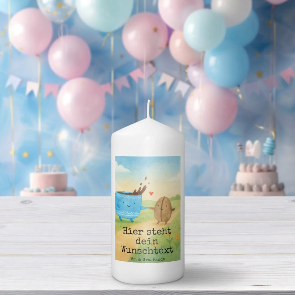 Personalisierte Kerze Kaffee Bohne Design Gartenkerze Mit Namen, Outdoor-Kerze Mit Namensgravur, Trauerkerze Mit Namen, Handgegossene Kerze Mit Namen, Schwimmkerze Mit Namen, Adventskerze Mit Wunschname, Teelicht Mit Namensdruck, Tischkerze Mit Namensdruck, Stumpenkerze Mit Namensgravur, Metall-Kerze Mit Namensgravur, Kerze Mit Namen, Kerze Für Geburtstag Mit Wunschname, Weihnachtskerze Mit Namensgravur, Bio-Kerze Mit Wunschname, Laternenkerze Mit Namensdruck, Fair-Trade-Kerze Mit Namensgravur, Sojawachskerze Mit Namensdruck, Firmungskerze Mit Wunschname, Taufekerze Mit Namensgravur, Blockkerze Mit Namensdruck, Handgemachte Kerze Mit Wunschname, Kerzen-Set Mit Namensgravur, Gastgeschenk Kerze Mit Namen, Duftkerze Mit Namen, Glas-Kerze Mit Wunschname, Osterkerze Mit Namen, Andachtskerze Mit Namensgravur, Bienenwachskerze Mit Wunschname, Tafelkerze Mit Wunschname, Kerze Mit Spruch Und Namen, LED-Kerze Mit Wunschname, Gedenkkerze Mit Namen, Personalisierte Kerze, Grabkerze Mit Namensgravur, Stabkerze Mit Gravur, Stearinkerze Mit Gravur, Kerze Mit Prägung Und Wunschname, Kommunionkerze Mit Namen, Holz-Kerze Mit Namen, Votivkerze Mit Wunschname, Kerze Für Hochzeit Mit Namensgravur, Streukerze Mit Namensdruck, Tiermotive, Gute Laune, lustige Sprüche, Tiere, Genuss, Kaffeebohne, Kaffee, Zufriedenheit, Glück