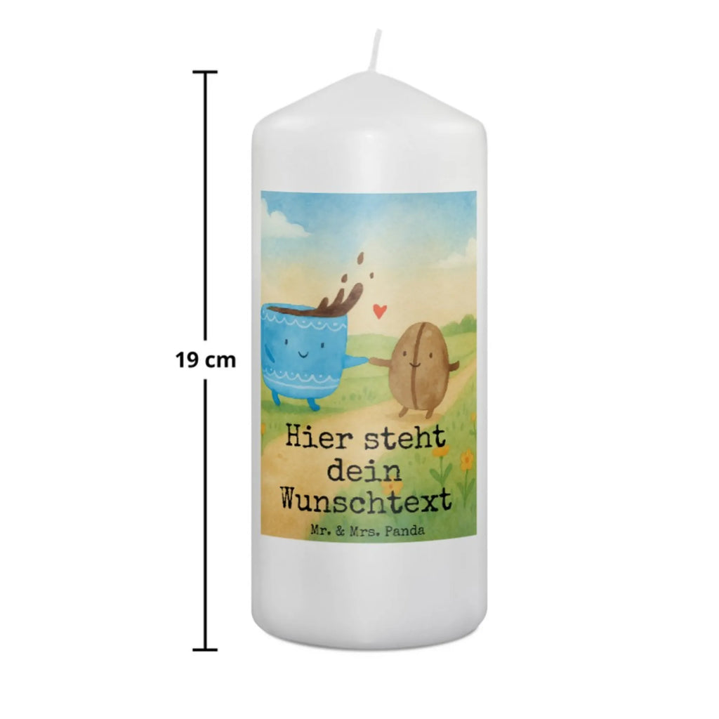 Personalisierte Kerze Kaffee Bohne Design Gartenkerze Mit Namen, Outdoor-Kerze Mit Namensgravur, Trauerkerze Mit Namen, Handgegossene Kerze Mit Namen, Schwimmkerze Mit Namen, Adventskerze Mit Wunschname, Teelicht Mit Namensdruck, Tischkerze Mit Namensdruck, Stumpenkerze Mit Namensgravur, Metall-Kerze Mit Namensgravur, Kerze Mit Namen, Kerze Für Geburtstag Mit Wunschname, Weihnachtskerze Mit Namensgravur, Bio-Kerze Mit Wunschname, Laternenkerze Mit Namensdruck, Fair-Trade-Kerze Mit Namensgravur, Sojawachskerze Mit Namensdruck, Firmungskerze Mit Wunschname, Taufekerze Mit Namensgravur, Blockkerze Mit Namensdruck, Handgemachte Kerze Mit Wunschname, Kerzen-Set Mit Namensgravur, Gastgeschenk Kerze Mit Namen, Duftkerze Mit Namen, Glas-Kerze Mit Wunschname, Osterkerze Mit Namen, Andachtskerze Mit Namensgravur, Bienenwachskerze Mit Wunschname, Tafelkerze Mit Wunschname, Kerze Mit Spruch Und Namen, LED-Kerze Mit Wunschname, Gedenkkerze Mit Namen, Personalisierte Kerze, Grabkerze Mit Namensgravur, Stabkerze Mit Gravur, Stearinkerze Mit Gravur, Kerze Mit Prägung Und Wunschname, Kommunionkerze Mit Namen, Holz-Kerze Mit Namen, Votivkerze Mit Wunschname, Kerze Für Hochzeit Mit Namensgravur, Streukerze Mit Namensdruck, Tiermotive, Gute Laune, lustige Sprüche, Tiere, Genuss, Kaffeebohne, Kaffee, Zufriedenheit, Glück