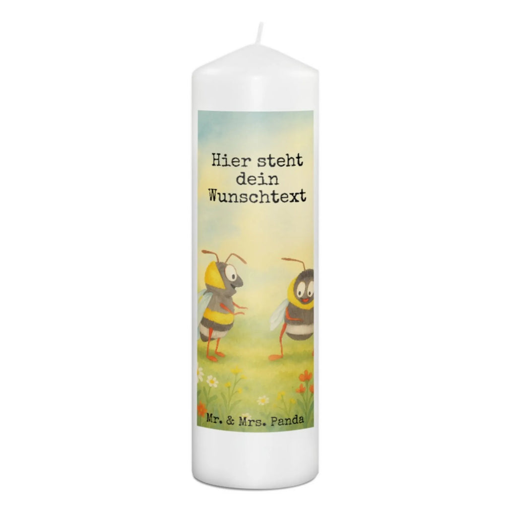 Personalisierte Kerze Bienen Paar Design Gastgeschenk Kerze Mit Namen, Duftkerze Mit Namen, Stumpenkerze Mit Namensgravur, Kerze Für Geburtstag Mit Wunschname, Taufekerze Mit Namensgravur, Kerzen-Set Mit Namensgravur, Weihnachtskerze Mit Namensgravur, Adventskerze Mit Wunschname, Schwimmkerze Mit Namen, Stabkerze Mit Gravur, Kerze Für Hochzeit Mit Namensgravur, Kerze Mit Spruch Und Namen, Streukerze Mit Namensdruck, Laternenkerze Mit Namensdruck, Kommunionkerze Mit Namen, Stearinkerze Mit Gravur, Bienenwachskerze Mit Wunschname, Firmungskerze Mit Wunschname, Glas-Kerze Mit Wunschname, LED-Kerze Mit Wunschname, Grabkerze Mit Namensgravur, Tischkerze Mit Namensdruck, Kerze Mit Namen, Handgegossene Kerze Mit Namen, Gartenkerze Mit Namen, Osterkerze Mit Namen, Handgemachte Kerze Mit Wunschname, Andachtskerze Mit Namensgravur, Bio-Kerze Mit Wunschname, Trauerkerze Mit Namen, Personalisierte Kerze, Tafelkerze Mit Wunschname, Outdoor-Kerze Mit Namensgravur, Holz-Kerze Mit Namen, Sojawachskerze Mit Namensdruck, Fair-Trade-Kerze Mit Namensgravur, Votivkerze Mit Wunschname, Metall-Kerze Mit Namensgravur, Teelicht Mit Namensdruck, Blockkerze Mit Namensdruck, Gedenkkerze Mit Namen, Kerze Mit Prägung Und Wunschname, Liebe, Partner, Freund, Freundin, Ehemann, Ehefrau, Heiraten, Verlobung, Heiratsantrag, Liebesgeschenk, Jahrestag, Hocheitstag, Schildkröten, Valentinstag, Geschenk für Freundin, Liebesbeweis, für Ehemann, Mitbringsel, verliebte Schildkröten, Hochzeitstag, Geschenk für Partner, Geschenk für Frauen, für Männer
