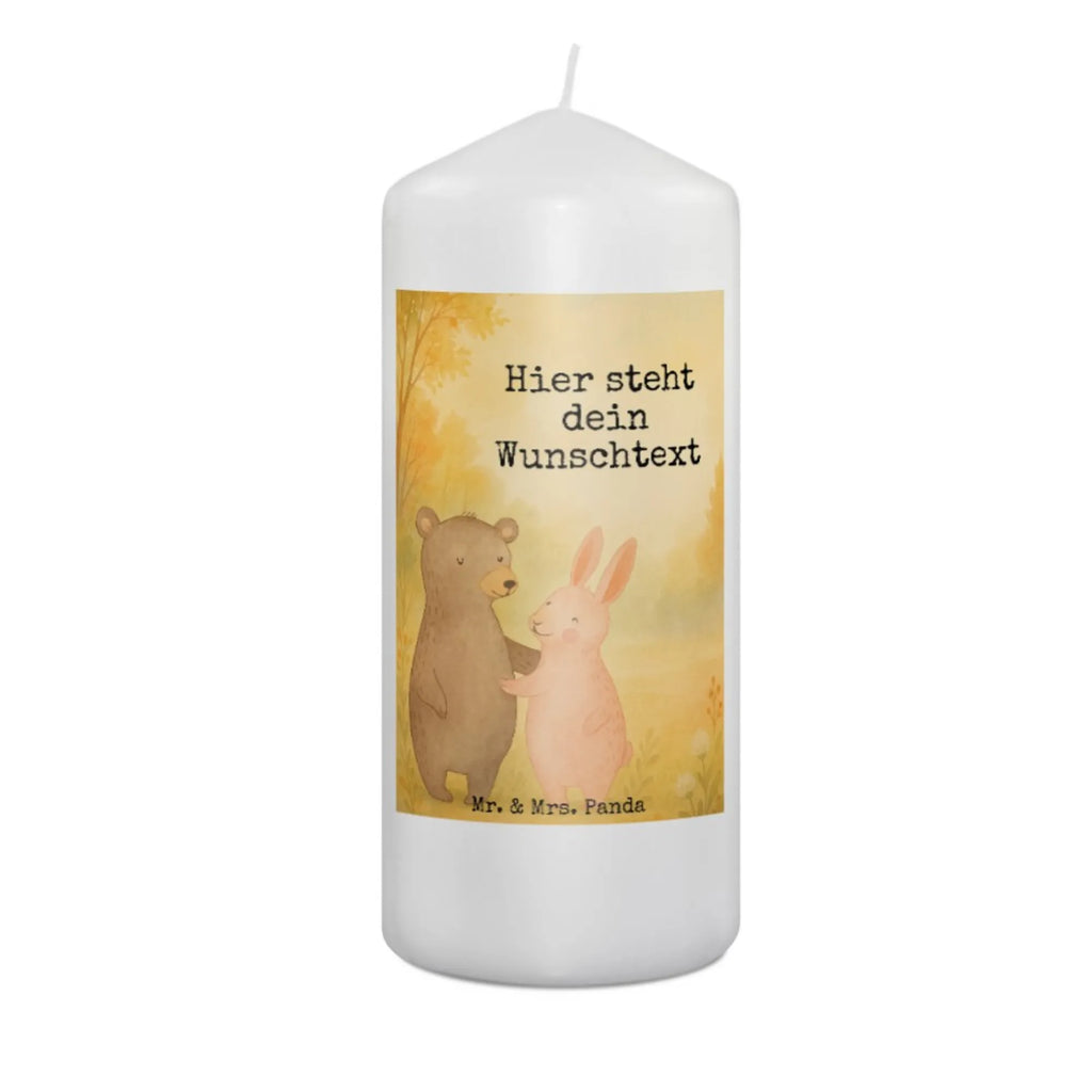 Personalisierte Kerze Bär und Hase Umarmen Design Holz-Kerze Mit Namen, Tischkerze Mit Namensdruck, Tafelkerze Mit Wunschname, Kerze Mit Prägung Und Wunschname, Blockkerze Mit Namensdruck, Bienenwachskerze Mit Wunschname, Andachtskerze Mit Namensgravur, Adventskerze Mit Wunschname, Kerze Für Hochzeit Mit Namensgravur, Kommunionkerze Mit Namen, Trauerkerze Mit Namen, Glas-Kerze Mit Wunschname, Kerze Mit Spruch Und Namen, Handgegossene Kerze Mit Namen, LED-Kerze Mit Wunschname, Stearinkerze Mit Gravur, Votivkerze Mit Wunschname, Stumpenkerze Mit Namensgravur, Streukerze Mit Namensdruck, Grabkerze Mit Namensgravur, Fair-Trade-Kerze Mit Namensgravur, Stabkerze Mit Gravur, Gartenkerze Mit Namen, Personalisierte Kerze, Duftkerze Mit Namen, Outdoor-Kerze Mit Namensgravur, Gedenkkerze Mit Namen, Taufekerze Mit Namensgravur, Bio-Kerze Mit Wunschname, Kerze Mit Namen, Gastgeschenk Kerze Mit Namen, Handgemachte Kerze Mit Wunschname, Osterkerze Mit Namen, Sojawachskerze Mit Namensdruck, Metall-Kerze Mit Namensgravur, Firmungskerze Mit Wunschname, Kerze Für Geburtstag Mit Wunschname, Kerzen-Set Mit Namensgravur, Teelicht Mit Namensdruck, Schwimmkerze Mit Namen, Laternenkerze Mit Namensdruck, Weihnachtskerze Mit Namensgravur, Liebe, Partner, Freund, Freundin, Ehemann, Ehefrau, Heiraten, Verlobung, Heiratsantrag, Liebesgeschenk, Jahrestag, Hocheitstag, Hase, best friends, Bär, bester Freund, Freunde, Bärchen