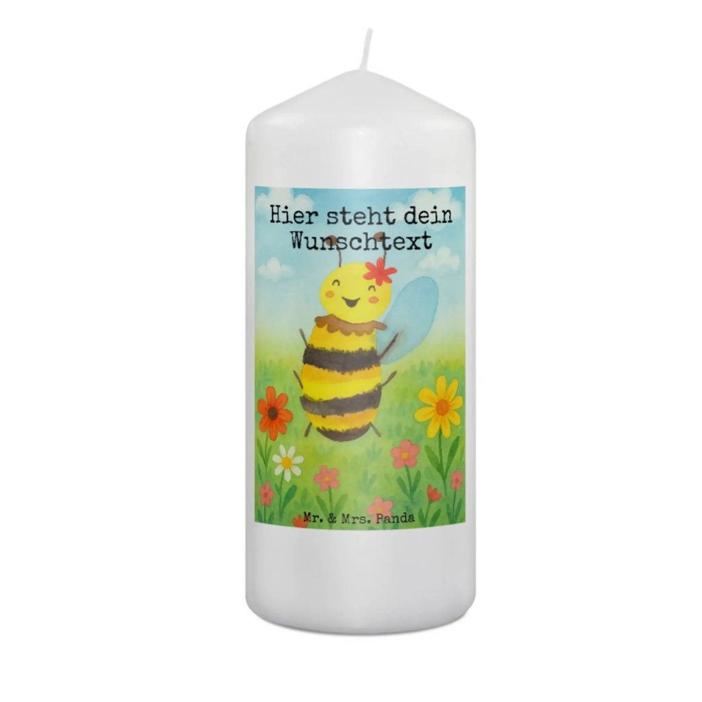 Personalisierte Kerze Biene Happy Design Kerze Mit Prägung Und Wunschname, Tafelkerze Mit Wunschname, Stabkerze Mit Gravur, Votivkerze Mit Wunschname, Kerze Für Hochzeit Mit Namensgravur, Blockkerze Mit Namensdruck, Stearinkerze Mit Gravur, Trauerkerze Mit Namen, Laternenkerze Mit Namensdruck, Gastgeschenk Kerze Mit Namen, Stumpenkerze Mit Namensgravur, LED-Kerze Mit Wunschname, Sojawachskerze Mit Namensdruck, Personalisierte Kerze, Gedenkkerze Mit Namen, Andachtskerze Mit Namensgravur, Firmungskerze Mit Wunschname, Taufekerze Mit Namensgravur, Weihnachtskerze Mit Namensgravur, Gartenkerze Mit Namen, Schwimmkerze Mit Namen, Kerze Mit Namen, Tischkerze Mit Namensdruck, Grabkerze Mit Namensgravur, Teelicht Mit Namensdruck, Osterkerze Mit Namen, Fair-Trade-Kerze Mit Namensgravur, Kerze Mit Spruch Und Namen, Handgemachte Kerze Mit Wunschname, Kerze Für Geburtstag Mit Wunschname, Bio-Kerze Mit Wunschname, Kommunionkerze Mit Namen, Outdoor-Kerze Mit Namensgravur, Metall-Kerze Mit Namensgravur, Holz-Kerze Mit Namen, Duftkerze Mit Namen, Bienenwachskerze Mit Wunschname, Handgegossene Kerze Mit Namen, Adventskerze Mit Wunschname, Kerzen-Set Mit Namensgravur, Glas-Kerze Mit Wunschname, Streukerze Mit Namensdruck, Biene, Wespe, Hummel