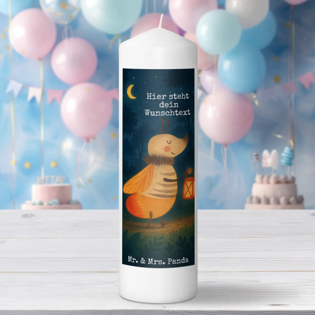 Personalisierte Kerze Glühwürmchen Design Taufekerze Mit Namensgravur, Duftkerze Mit Namen, Sojawachskerze Mit Namensdruck, Trauerkerze Mit Namen, Gedenkkerze Mit Namen, Kerze Mit Prägung Und Wunschname, Bienenwachskerze Mit Wunschname, Holz-Kerze Mit Namen, Stumpenkerze Mit Namensgravur, Votivkerze Mit Wunschname, Grabkerze Mit Namensgravur, Schwimmkerze Mit Namen, LED-Kerze Mit Wunschname, Adventskerze Mit Wunschname, Handgegossene Kerze Mit Namen, Personalisierte Kerze, Gastgeschenk Kerze Mit Namen, Streukerze Mit Namensdruck, Kerzen-Set Mit Namensgravur, Metall-Kerze Mit Namensgravur, Bio-Kerze Mit Wunschname, Kerze Für Geburtstag Mit Wunschname, Teelicht Mit Namensdruck, Andachtskerze Mit Namensgravur, Kerze Mit Spruch Und Namen, Tafelkerze Mit Wunschname, Fair-Trade-Kerze Mit Namensgravur, Glas-Kerze Mit Wunschname, Outdoor-Kerze Mit Namensgravur, Blockkerze Mit Namensdruck, Kerze Für Hochzeit Mit Namensgravur, Laternenkerze Mit Namensdruck, Weihnachtskerze Mit Namensgravur, Osterkerze Mit Namen, Gartenkerze Mit Namen, Tischkerze Mit Namensdruck, Kerze Mit Namen, Stearinkerze Mit Gravur, Handgemachte Kerze Mit Wunschname, Firmungskerze Mit Wunschname, Stabkerze Mit Gravur, Kommunionkerze Mit Namen, Tiermotive, Gute Laune, lustige Sprüche, Tiere, Lieblingsmensch, Jahrestag, magisch, Falter, Glühwurm, Glühwürmchen, Leuchten, Verlobung, Liebesbeweis, Heiratsantrag, Liebe, Liebesspruch