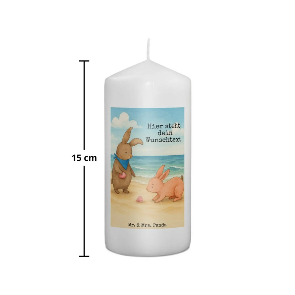 Personalisierte Kerze Hasen Muschel Design Fair-Trade-Kerze Mit Namensgravur, Handgegossene Kerze Mit Namen, Bienenwachskerze Mit Wunschname, Kerzen-Set Mit Namensgravur, LED-Kerze Mit Wunschname, Trauerkerze Mit Namen, Weihnachtskerze Mit Namensgravur, Kerze Mit Spruch Und Namen, Laternenkerze Mit Namensdruck, Osterkerze Mit Namen, Teelicht Mit Namensdruck, Gedenkkerze Mit Namen, Kerze Mit Namen, Duftkerze Mit Namen, Outdoor-Kerze Mit Namensgravur, Kerze Für Geburtstag Mit Wunschname, Blockkerze Mit Namensdruck, Kerze Mit Prägung Und Wunschname, Stabkerze Mit Gravur, Kerze Für Hochzeit Mit Namensgravur, Votivkerze Mit Wunschname, Tafelkerze Mit Wunschname, Tischkerze Mit Namensdruck, Gartenkerze Mit Namen, Andachtskerze Mit Namensgravur, Metall-Kerze Mit Namensgravur, Stearinkerze Mit Gravur, Firmungskerze Mit Wunschname, Adventskerze Mit Wunschname, Sojawachskerze Mit Namensdruck, Personalisierte Kerze, Kommunionkerze Mit Namen, Gastgeschenk Kerze Mit Namen, Grabkerze Mit Namensgravur, Bio-Kerze Mit Wunschname, Streukerze Mit Namensdruck, Stumpenkerze Mit Namensgravur, Schwimmkerze Mit Namen, Holz-Kerze Mit Namen, Taufekerze Mit Namensgravur, Handgemachte Kerze Mit Wunschname, Glas-Kerze Mit Wunschname, Familie, Vatertag, Muttertag, Bruder, Schwester, Mama, Papa, Oma, Opa, Muscheln, Meer, Freundin, Hasen, beste Freundin, Freundinnen, Muscheln sammeln, BFF, best friends