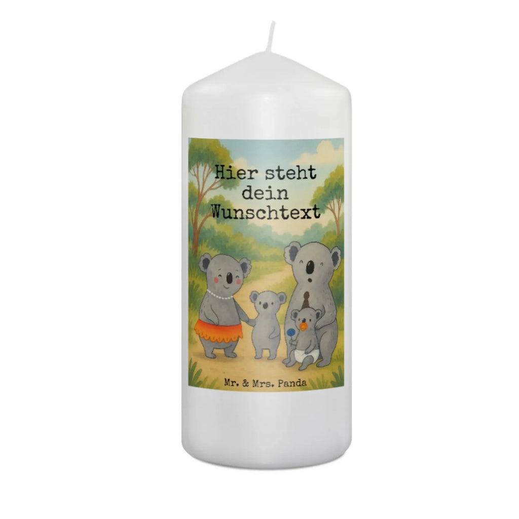 Personalisierte Kerze Koala Familie Design Duftkerze Mit Namen, Kommunionkerze Mit Namen, Handgemachte Kerze Mit Wunschname, Outdoor-Kerze Mit Namensgravur, Kerzen-Set Mit Namensgravur, Stabkerze Mit Gravur, Kerze Für Hochzeit Mit Namensgravur, LED-Kerze Mit Wunschname, Streukerze Mit Namensdruck, Metall-Kerze Mit Namensgravur, Fair-Trade-Kerze Mit Namensgravur, Laternenkerze Mit Namensdruck, Stearinkerze Mit Gravur, Firmungskerze Mit Wunschname, Taufekerze Mit Namensgravur, Kerze Für Geburtstag Mit Wunschname, Bienenwachskerze Mit Wunschname, Teelicht Mit Namensdruck, Kerze Mit Namen, Kerze Mit Spruch Und Namen, Osterkerze Mit Namen, Tischkerze Mit Namensdruck, Tafelkerze Mit Wunschname, Weihnachtskerze Mit Namensgravur, Schwimmkerze Mit Namen, Glas-Kerze Mit Wunschname, Gastgeschenk Kerze Mit Namen, Sojawachskerze Mit Namensdruck, Stumpenkerze Mit Namensgravur, Kerze Mit Prägung Und Wunschname, Andachtskerze Mit Namensgravur, Gedenkkerze Mit Namen, Gartenkerze Mit Namen, Votivkerze Mit Wunschname, Grabkerze Mit Namensgravur, Bio-Kerze Mit Wunschname, Blockkerze Mit Namensdruck, Adventskerze Mit Wunschname, Trauerkerze Mit Namen, Holz-Kerze Mit Namen, Personalisierte Kerze, Handgegossene Kerze Mit Namen, Familie, Vatertag, Muttertag, Bruder, Schwester, Mama, Papa, Oma, Opa, Kinder, Familienleben, Geschwister, Koalas, Family, Koala