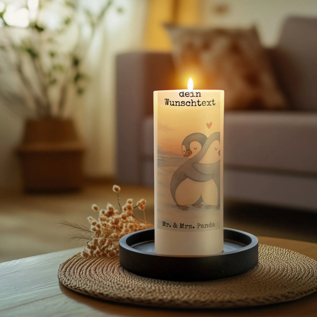 Personalisierte Kerze Pinguine Kuscheln Design Handgemachte Kerze Mit Wunschname, LED-Kerze Mit Wunschname, Adventskerze Mit Wunschname, Kerze Mit Namen, Osterkerze Mit Namen, Gedenkkerze Mit Namen, Stabkerze Mit Gravur, Streukerze Mit Namensdruck, Bienenwachskerze Mit Wunschname, Gartenkerze Mit Namen, Andachtskerze Mit Namensgravur, Kerzen-Set Mit Namensgravur, Firmungskerze Mit Wunschname, Handgegossene Kerze Mit Namen, Fair-Trade-Kerze Mit Namensgravur, Tafelkerze Mit Wunschname, Weihnachtskerze Mit Namensgravur, Bio-Kerze Mit Wunschname, Taufekerze Mit Namensgravur, Glas-Kerze Mit Wunschname, Stearinkerze Mit Gravur, Tischkerze Mit Namensdruck, Grabkerze Mit Namensgravur, Kerze Für Hochzeit Mit Namensgravur, Teelicht Mit Namensdruck, Laternenkerze Mit Namensdruck, Holz-Kerze Mit Namen, Stumpenkerze Mit Namensgravur, Metall-Kerze Mit Namensgravur, Sojawachskerze Mit Namensdruck, Kerze Mit Spruch Und Namen, Kerze Mit Prägung Und Wunschname, Blockkerze Mit Namensdruck, Personalisierte Kerze, Kerze Für Geburtstag Mit Wunschname, Duftkerze Mit Namen, Kommunionkerze Mit Namen, Votivkerze Mit Wunschname, Gastgeschenk Kerze Mit Namen, Outdoor-Kerze Mit Namensgravur, Trauerkerze Mit Namen, Schwimmkerze Mit Namen, Liebe, Partner, Freund, Freundin, Ehemann, Ehefrau, Heiraten, Verlobung, Heiratsantrag, Liebesgeschenk, Jahrestag, Hocheitstag, für Männer, Mitbringsel, Liebesbeweis, Valentinstag, Geschenk für Freundin, Geschenk für Frauen, Geschenk für Partner, für Ehemann, Hochzeitstag