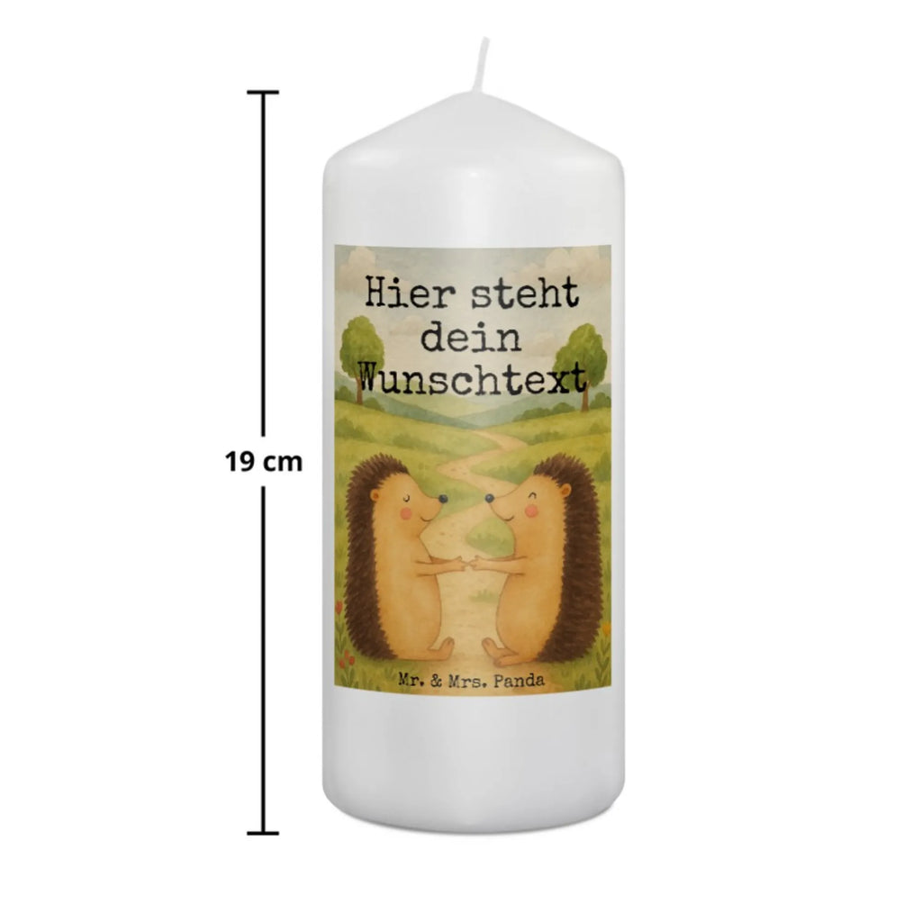 Personalisierte Kerze Igel Liebe Design Osterkerze Mit Namen, LED-Kerze Mit Wunschname, Adventskerze Mit Wunschname, Votivkerze Mit Wunschname, Gedenkkerze Mit Namen, Kerze Für Geburtstag Mit Wunschname, Blockkerze Mit Namensdruck, Kerze Mit Spruch Und Namen, Firmungskerze Mit Wunschname, Metall-Kerze Mit Namensgravur, Fair-Trade-Kerze Mit Namensgravur, Outdoor-Kerze Mit Namensgravur, Schwimmkerze Mit Namen, Stumpenkerze Mit Namensgravur, Grabkerze Mit Namensgravur, Tafelkerze Mit Wunschname, Tischkerze Mit Namensdruck, Glas-Kerze Mit Wunschname, Taufekerze Mit Namensgravur, Weihnachtskerze Mit Namensgravur, Stearinkerze Mit Gravur, Gartenkerze Mit Namen, Handgegossene Kerze Mit Namen, Personalisierte Kerze, Holz-Kerze Mit Namen, Kerze Mit Namen, Kerze Mit Prägung Und Wunschname, Kommunionkerze Mit Namen, Handgemachte Kerze Mit Wunschname, Kerzen-Set Mit Namensgravur, Gastgeschenk Kerze Mit Namen, Stabkerze Mit Gravur, Laternenkerze Mit Namensdruck, Streukerze Mit Namensdruck, Bienenwachskerze Mit Wunschname, Bio-Kerze Mit Wunschname, Duftkerze Mit Namen, Teelicht Mit Namensdruck, Sojawachskerze Mit Namensdruck, Kerze Für Hochzeit Mit Namensgravur, Trauerkerze Mit Namen, Andachtskerze Mit Namensgravur, Liebe, Partner, Freund, Freundin, Ehemann, Ehefrau, Heiraten, Verlobung, Heiratsantrag, Liebesgeschenk, Jahrestag, Hocheitstag, Hochzeit, Hochzeitstag, Geschenk, Igel, Liebesbeweis, Verliebt, Verheiratet, Verlobt