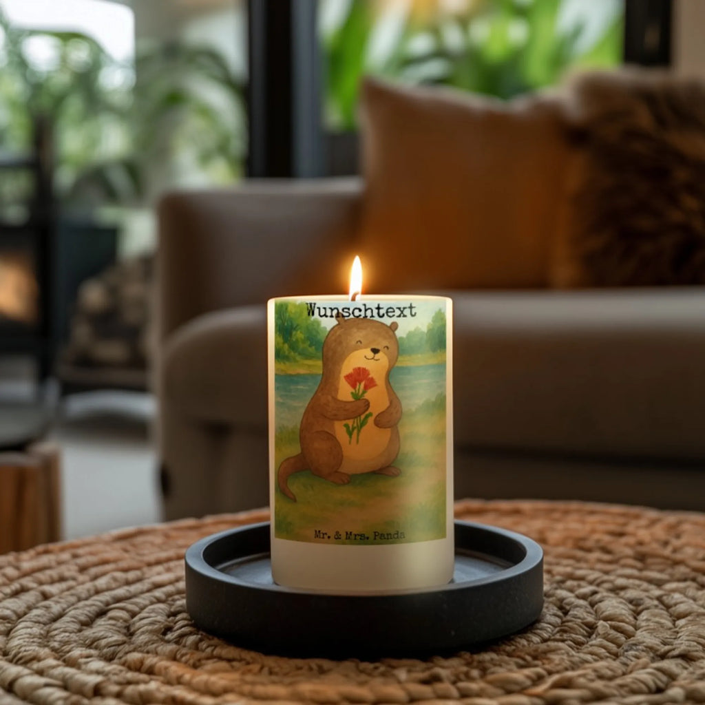 Personalisierte Kerze Otter Blumenstrauß Design Metall-Kerze Mit Namensgravur, Tafelkerze Mit Wunschname, Stumpenkerze Mit Namensgravur, Taufekerze Mit Namensgravur, Sojawachskerze Mit Namensdruck, Weihnachtskerze Mit Namensgravur, Kerze Für Hochzeit Mit Namensgravur, Kommunionkerze Mit Namen, Kerze Mit Namen, Blockkerze Mit Namensdruck, Duftkerze Mit Namen, Personalisierte Kerze, Kerze Mit Spruch Und Namen, Trauerkerze Mit Namen, Gartenkerze Mit Namen, Kerze Mit Prägung Und Wunschname, Grabkerze Mit Namensgravur, Tischkerze Mit Namensdruck, Teelicht Mit Namensdruck, Stearinkerze Mit Gravur, Bienenwachskerze Mit Wunschname, Firmungskerze Mit Wunschname, Outdoor-Kerze Mit Namensgravur, Adventskerze Mit Wunschname, Holz-Kerze Mit Namen, Osterkerze Mit Namen, Streukerze Mit Namensdruck, Bio-Kerze Mit Wunschname, Handgemachte Kerze Mit Wunschname, Stabkerze Mit Gravur, Kerzen-Set Mit Namensgravur, Andachtskerze Mit Namensgravur, Glas-Kerze Mit Wunschname, Fair-Trade-Kerze Mit Namensgravur, Gastgeschenk Kerze Mit Namen, LED-Kerze Mit Wunschname, Votivkerze Mit Wunschname, Laternenkerze Mit Namensdruck, Kerze Für Geburtstag Mit Wunschname, Gedenkkerze Mit Namen, Schwimmkerze Mit Namen, Handgegossene Kerze Mit Namen, Otter, Fischotter, Seeotter, Otter Seeotter See Otter
