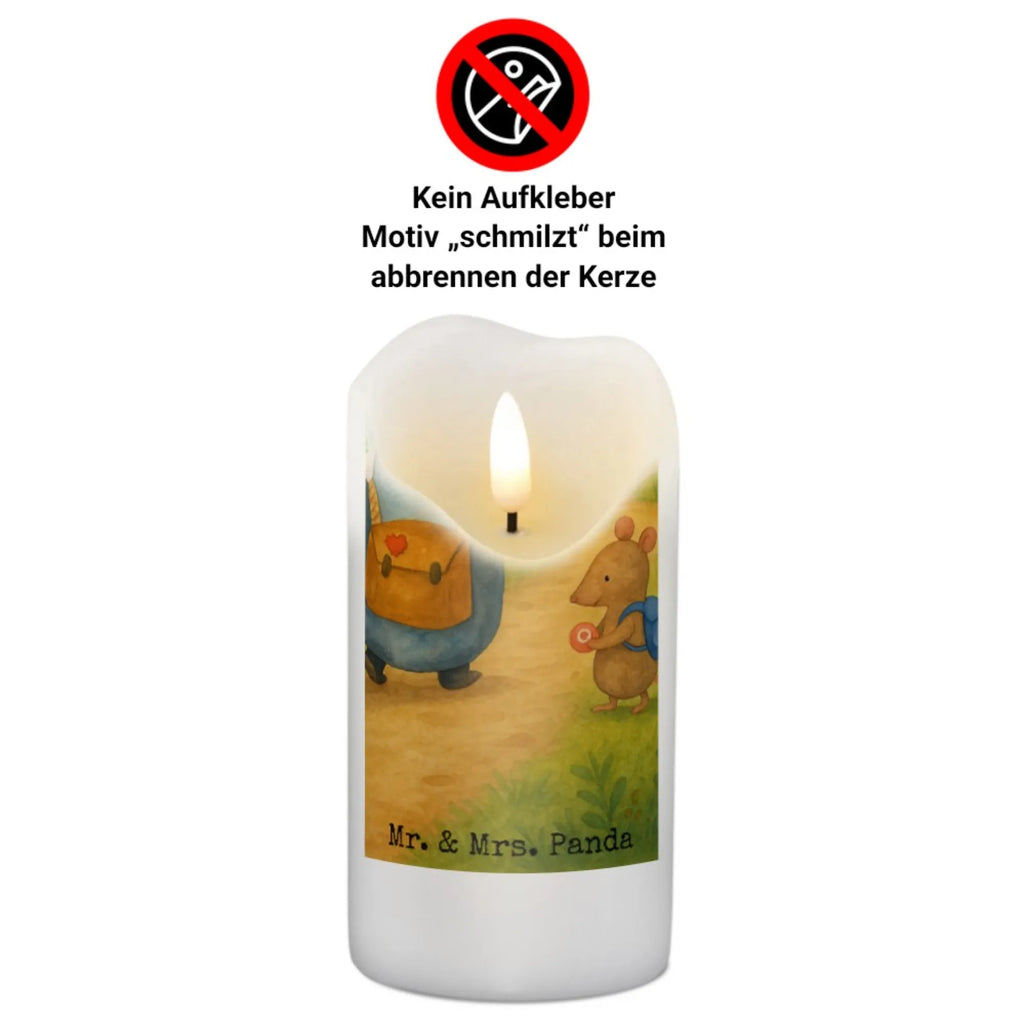 Personalisierte Kerze Pinguin & Maus Wanderer Design Sojawachskerze Mit Namensdruck, Bienenwachskerze Mit Wunschname, Outdoor-Kerze Mit Namensgravur, Votivkerze Mit Wunschname, Kerze Mit Prägung Und Wunschname, Tafelkerze Mit Wunschname, Handgegossene Kerze Mit Namen, Tischkerze Mit Namensdruck, Holz-Kerze Mit Namen, Teelicht Mit Namensdruck, Taufekerze Mit Namensgravur, Andachtskerze Mit Namensgravur, Trauerkerze Mit Namen, Metall-Kerze Mit Namensgravur, Kommunionkerze Mit Namen, Handgemachte Kerze Mit Wunschname, LED-Kerze Mit Wunschname, Grabkerze Mit Namensgravur, Kerzen-Set Mit Namensgravur, Kerze Mit Namen, Blockkerze Mit Namensdruck, Weihnachtskerze Mit Namensgravur, Duftkerze Mit Namen, Stumpenkerze Mit Namensgravur, Adventskerze Mit Wunschname, Fair-Trade-Kerze Mit Namensgravur, Stabkerze Mit Gravur, Kerze Mit Spruch Und Namen, Kerze Für Hochzeit Mit Namensgravur, Gedenkkerze Mit Namen, Personalisierte Kerze, Osterkerze Mit Namen, Glas-Kerze Mit Wunschname, Stearinkerze Mit Gravur, Gartenkerze Mit Namen, Gastgeschenk Kerze Mit Namen, Bio-Kerze Mit Wunschname, Schwimmkerze Mit Namen, Kerze Für Geburtstag Mit Wunschname, Firmungskerze Mit Wunschname, Laternenkerze Mit Namensdruck, Streukerze Mit Namensdruck, Pinguin, Abenteurer, Pinguine, Wanderlust, Roadtrip, Ausflug, Abenteuer, wandern