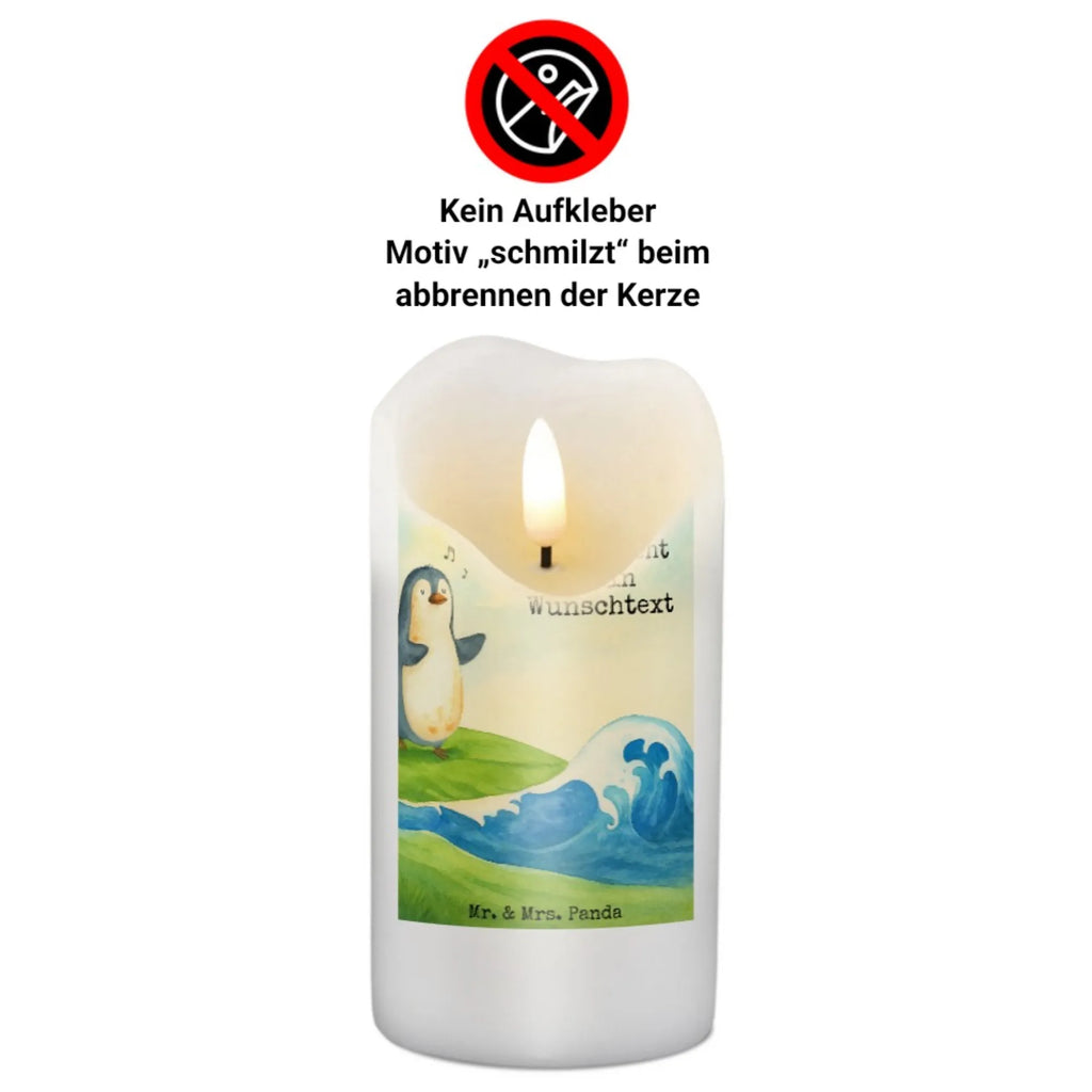 Personalisierte Kerze Pinguin Surfer Design Adventskerze Mit Wunschname, Taufekerze Mit Namensgravur, Gartenkerze Mit Namen, Blockkerze Mit Namensdruck, Kerzen-Set Mit Namensgravur, Kerze Mit Prägung Und Wunschname, Weihnachtskerze Mit Namensgravur, Kerze Für Hochzeit Mit Namensgravur, Outdoor-Kerze Mit Namensgravur, Teelicht Mit Namensdruck, Trauerkerze Mit Namen, Laternenkerze Mit Namensdruck, Sojawachskerze Mit Namensdruck, Gedenkkerze Mit Namen, Fair-Trade-Kerze Mit Namensgravur, Duftkerze Mit Namen, Bienenwachskerze Mit Wunschname, Kerze Mit Namen, Handgemachte Kerze Mit Wunschname, Stearinkerze Mit Gravur, Metall-Kerze Mit Namensgravur, Grabkerze Mit Namensgravur, Kommunionkerze Mit Namen, Osterkerze Mit Namen, Kerze Für Geburtstag Mit Wunschname, Glas-Kerze Mit Wunschname, Kerze Mit Spruch Und Namen, Schwimmkerze Mit Namen, Stumpenkerze Mit Namensgravur, Andachtskerze Mit Namensgravur, Stabkerze Mit Gravur, Tafelkerze Mit Wunschname, Streukerze Mit Namensdruck, Firmungskerze Mit Wunschname, Bio-Kerze Mit Wunschname, Gastgeschenk Kerze Mit Namen, Holz-Kerze Mit Namen, Votivkerze Mit Wunschname, Handgegossene Kerze Mit Namen, Tischkerze Mit Namensdruck, LED-Kerze Mit Wunschname, Personalisierte Kerze, Pinguin, Urlaub, Wellen, Wellen reiten, surfen, Portugal, Hawaii, Pinguine, Surfer