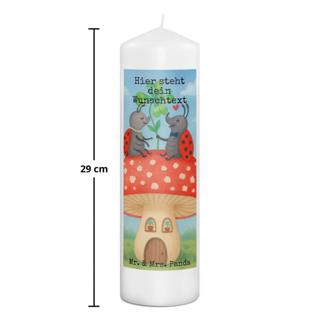 Personalisierte Kerze Marienkäfer Fliegenpilz Design Outdoor-Kerze Mit Namensgravur, Taufekerze Mit Namensgravur, Holz-Kerze Mit Namen, Handgemachte Kerze Mit Wunschname, Blockkerze Mit Namensdruck, Weihnachtskerze Mit Namensgravur, Gartenkerze Mit Namen, Gedenkkerze Mit Namen, Schwimmkerze Mit Namen, Sojawachskerze Mit Namensdruck, Gastgeschenk Kerze Mit Namen, Kerze Mit Spruch Und Namen, Teelicht Mit Namensdruck, Kerze Für Geburtstag Mit Wunschname, Stumpenkerze Mit Namensgravur, Firmungskerze Mit Wunschname, LED-Kerze Mit Wunschname, Metall-Kerze Mit Namensgravur, Handgegossene Kerze Mit Namen, Bienenwachskerze Mit Wunschname, Duftkerze Mit Namen, Tafelkerze Mit Wunschname, Bio-Kerze Mit Wunschname, Laternenkerze Mit Namensdruck, Votivkerze Mit Wunschname, Adventskerze Mit Wunschname, Stabkerze Mit Gravur, Personalisierte Kerze, Kerze Mit Namen, Kommunionkerze Mit Namen, Glas-Kerze Mit Wunschname, Streukerze Mit Namensdruck, Stearinkerze Mit Gravur, Trauerkerze Mit Namen, Kerzen-Set Mit Namensgravur, Kerze Mit Prägung Und Wunschname, Tischkerze Mit Namensdruck, Fair-Trade-Kerze Mit Namensgravur, Andachtskerze Mit Namensgravur, Grabkerze Mit Namensgravur, Kerze Für Hochzeit Mit Namensgravur, Osterkerze Mit Namen, Tiermotive, Gute Laune, lustige Sprüche, Tiere, Wohnung, zuhause, Marienkäfer, Haus, Fliegenpilz, Fleigenpilzhaus