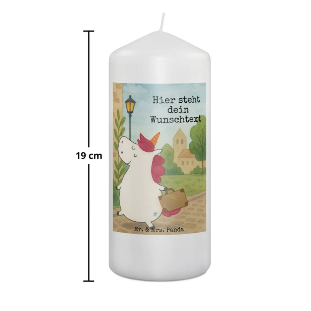 Personalisierte Kerze Einhorn Koffer Design Adventskerze Mit Wunschname, Schwimmkerze Mit Namen, Taufekerze Mit Namensgravur, Handgemachte Kerze Mit Wunschname, Kerze Für Geburtstag Mit Wunschname, Kerze Mit Prägung Und Wunschname, Stabkerze Mit Gravur, Kerze Mit Spruch Und Namen, Kerze Für Hochzeit Mit Namensgravur, Teelicht Mit Namensdruck, Bienenwachskerze Mit Wunschname, Fair-Trade-Kerze Mit Namensgravur, Holz-Kerze Mit Namen, Outdoor-Kerze Mit Namensgravur, Gastgeschenk Kerze Mit Namen, Osterkerze Mit Namen, Firmungskerze Mit Wunschname, Kerze Mit Namen, Andachtskerze Mit Namensgravur, Sojawachskerze Mit Namensdruck, Weihnachtskerze Mit Namensgravur, Grabkerze Mit Namensgravur, Duftkerze Mit Namen, Stumpenkerze Mit Namensgravur, Laternenkerze Mit Namensdruck, LED-Kerze Mit Wunschname, Tischkerze Mit Namensdruck, Glas-Kerze Mit Wunschname, Tafelkerze Mit Wunschname, Streukerze Mit Namensdruck, Blockkerze Mit Namensdruck, Bio-Kerze Mit Wunschname, Gedenkkerze Mit Namen, Handgegossene Kerze Mit Namen, Metall-Kerze Mit Namensgravur, Votivkerze Mit Wunschname, Kommunionkerze Mit Namen, Gartenkerze Mit Namen, Kerzen-Set Mit Namensgravur, Trauerkerze Mit Namen, Personalisierte Kerze, Stearinkerze Mit Gravur, Einhorn, Einhörner, Einhorn Deko, Unicorn, Spaß, lustig, witzig, Kind, Koffer, Reise, albern, unicorn, Gepäck, Verreisen, Abenteuer, Erwachsen