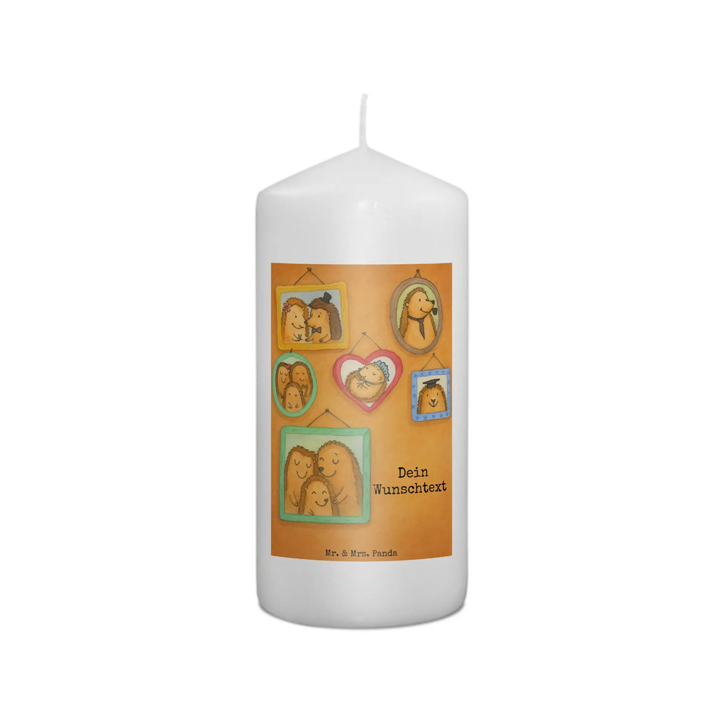 Personalisierte Kerze Igel Familie Design Teelicht Mit Namensdruck, Tischkerze Mit Namensdruck, Handgemachte Kerze Mit Wunschname, Gedenkkerze Mit Namen, Sojawachskerze Mit Namensdruck, Metall-Kerze Mit Namensgravur, Trauerkerze Mit Namen, Stearinkerze Mit Gravur, Fair-Trade-Kerze Mit Namensgravur, Kerze Mit Prägung Und Wunschname, Kerze Für Geburtstag Mit Wunschname, Gastgeschenk Kerze Mit Namen, Streukerze Mit Namensdruck, Osterkerze Mit Namen, Andachtskerze Mit Namensgravur, Kerze Mit Namen, LED-Kerze Mit Wunschname, Duftkerze Mit Namen, Blockkerze Mit Namensdruck, Kerze Mit Spruch Und Namen, Holz-Kerze Mit Namen, Firmungskerze Mit Wunschname, Personalisierte Kerze, Weihnachtskerze Mit Namensgravur, Stabkerze Mit Gravur, Adventskerze Mit Wunschname, Outdoor-Kerze Mit Namensgravur, Glas-Kerze Mit Wunschname, Grabkerze Mit Namensgravur, Handgegossene Kerze Mit Namen, Bienenwachskerze Mit Wunschname, Taufekerze Mit Namensgravur, Schwimmkerze Mit Namen, Kommunionkerze Mit Namen, Kerzen-Set Mit Namensgravur, Gartenkerze Mit Namen, Tafelkerze Mit Wunschname, Stumpenkerze Mit Namensgravur, Kerze Für Hochzeit Mit Namensgravur, Votivkerze Mit Wunschname, Laternenkerze Mit Namensdruck, Bio-Kerze Mit Wunschname, Familie, Vatertag, Muttertag, Bruder, Schwester, Mama, Papa, Oma, Opa, Igel, Zusammenhalt, Liebe, Bilder, Glück