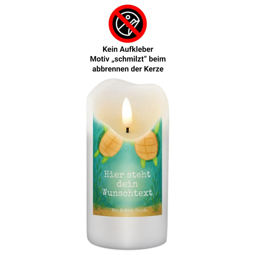 Personalisierte Kerze Schildkröten Paar Design Gastgeschenk Kerze Mit Namen, Streukerze Mit Namensdruck, Teelicht Mit Namensdruck, Handgegossene Kerze Mit Namen, Stabkerze Mit Gravur, Sojawachskerze Mit Namensdruck, Stumpenkerze Mit Namensgravur, Weihnachtskerze Mit Namensgravur, Adventskerze Mit Wunschname, Kerze Mit Spruch Und Namen, Personalisierte Kerze, Holz-Kerze Mit Namen, Outdoor-Kerze Mit Namensgravur, Tafelkerze Mit Wunschname, Kerze Mit Namen, Laternenkerze Mit Namensdruck, Stearinkerze Mit Gravur, Handgemachte Kerze Mit Wunschname, Trauerkerze Mit Namen, Grabkerze Mit Namensgravur, Kerze Mit Prägung Und Wunschname, Schwimmkerze Mit Namen, Kerzen-Set Mit Namensgravur, Tischkerze Mit Namensdruck, Bienenwachskerze Mit Wunschname, Fair-Trade-Kerze Mit Namensgravur, Kerze Für Geburtstag Mit Wunschname, Kerze Für Hochzeit Mit Namensgravur, Gedenkkerze Mit Namen, Bio-Kerze Mit Wunschname, Andachtskerze Mit Namensgravur, Votivkerze Mit Wunschname, Osterkerze Mit Namen, Blockkerze Mit Namensdruck, LED-Kerze Mit Wunschname, Gartenkerze Mit Namen, Firmungskerze Mit Wunschname, Kommunionkerze Mit Namen, Glas-Kerze Mit Wunschname, Metall-Kerze Mit Namensgravur, Duftkerze Mit Namen, Taufekerze Mit Namensgravur, Liebe, Partner, Freund, Freundin, Ehemann, Ehefrau, Heiraten, Verlobung, Heiratsantrag, Liebesgeschenk, Jahrestag, Hocheitstag, Geschenk für Partner, Valentinstag, Geschenk für Freundin, für Ehemann, Liebesbeweis, Hochzeitstag, Mitbringsel, Geschenk für Frauen, für Männer