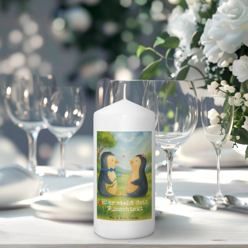 Personalisierte Kerze Pinguin Pärchen Design Laternenkerze Mit Namensdruck, Weihnachtskerze Mit Namensgravur, Gastgeschenk Kerze Mit Namen, Taufekerze Mit Namensgravur, Stabkerze Mit Gravur, Kerze Mit Prägung Und Wunschname, Duftkerze Mit Namen, Adventskerze Mit Wunschname, Andachtskerze Mit Namensgravur, Gedenkkerze Mit Namen, Kommunionkerze Mit Namen, Schwimmkerze Mit Namen, Kerze Für Geburtstag Mit Wunschname, Handgegossene Kerze Mit Namen, Kerzen-Set Mit Namensgravur, Stumpenkerze Mit Namensgravur, Kerze Für Hochzeit Mit Namensgravur, Blockkerze Mit Namensdruck, Holz-Kerze Mit Namen, Handgemachte Kerze Mit Wunschname, Glas-Kerze Mit Wunschname, Grabkerze Mit Namensgravur, Osterkerze Mit Namen, Trauerkerze Mit Namen, Kerze Mit Namen, Fair-Trade-Kerze Mit Namensgravur, LED-Kerze Mit Wunschname, Outdoor-Kerze Mit Namensgravur, Votivkerze Mit Wunschname, Bio-Kerze Mit Wunschname, Sojawachskerze Mit Namensdruck, Teelicht Mit Namensdruck, Personalisierte Kerze, Tischkerze Mit Namensdruck, Metall-Kerze Mit Namensgravur, Tafelkerze Mit Wunschname, Firmungskerze Mit Wunschname, Streukerze Mit Namensdruck, Bienenwachskerze Mit Wunschname, Gartenkerze Mit Namen, Stearinkerze Mit Gravur, Kerze Mit Spruch Und Namen, Pinguin, große Liebe, Hochzeitsgeschenk, Hochzeitstag, Pinguine, Jahrestag, Liebe, Liebespaar, Traumpaar, Liebesgeschenk, Liebesbeweis, Verlobung, Hochzeit