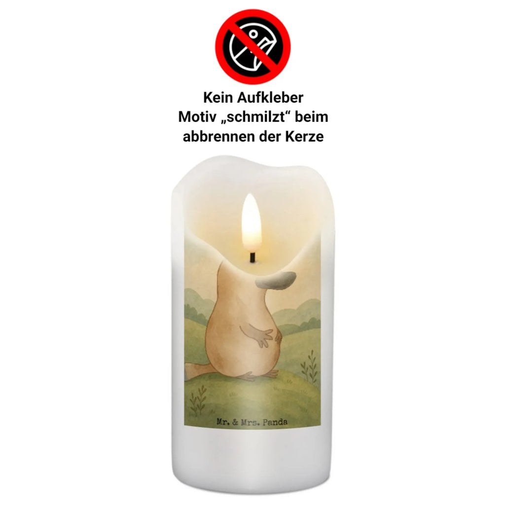 Personalisierte Kerze Schnabeltier Mut Design Holz-Kerze Mit Namen, Blockkerze Mit Namensdruck, Gastgeschenk Kerze Mit Namen, Bienenwachskerze Mit Wunschname, Handgemachte Kerze Mit Wunschname, Tafelkerze Mit Wunschname, Kerze Mit Spruch Und Namen, Firmungskerze Mit Wunschname, LED-Kerze Mit Wunschname, Tischkerze Mit Namensdruck, Personalisierte Kerze, Kerzen-Set Mit Namensgravur, Grabkerze Mit Namensgravur, Stabkerze Mit Gravur, Gedenkkerze Mit Namen, Laternenkerze Mit Namensdruck, Fair-Trade-Kerze Mit Namensgravur, Andachtskerze Mit Namensgravur, Glas-Kerze Mit Wunschname, Stearinkerze Mit Gravur, Adventskerze Mit Wunschname, Kommunionkerze Mit Namen, Sojawachskerze Mit Namensdruck, Osterkerze Mit Namen, Trauerkerze Mit Namen, Taufekerze Mit Namensgravur, Gartenkerze Mit Namen, Kerze Für Hochzeit Mit Namensgravur, Outdoor-Kerze Mit Namensgravur, Kerze Mit Prägung Und Wunschname, Stumpenkerze Mit Namensgravur, Teelicht Mit Namensdruck, Kerze Mit Namen, Schwimmkerze Mit Namen, Handgegossene Kerze Mit Namen, Metall-Kerze Mit Namensgravur, Bio-Kerze Mit Wunschname, Weihnachtskerze Mit Namensgravur, Votivkerze Mit Wunschname, Kerze Für Geburtstag Mit Wunschname, Duftkerze Mit Namen, Streukerze Mit Namensdruck, Meerestiere, Meer, Urlaub, Training, Neustart, mutig, Neuanfang, Motivation, Lebensweisheit, Schnabeltiere, Büro, Schnabeltier, Weltreise, Arbeit, Mut, Raodtrip