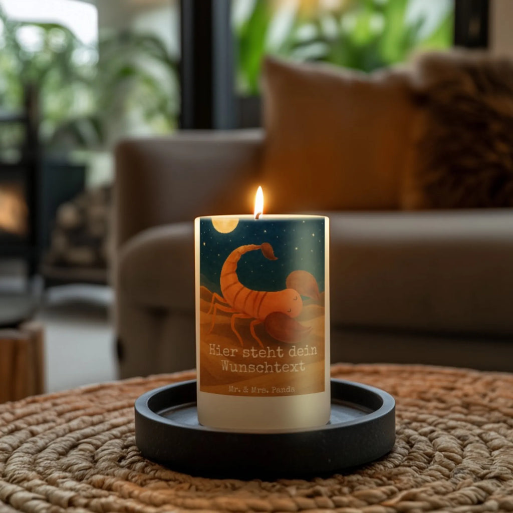 Personalisierte Kerze Sternzeichen Skorpion Design Kerze Mit Prägung Und Wunschname, Teelicht Mit Namensdruck, Handgegossene Kerze Mit Namen, Handgemachte Kerze Mit Wunschname, Fair-Trade-Kerze Mit Namensgravur, Kerzen-Set Mit Namensgravur, Kerze Für Hochzeit Mit Namensgravur, Bienenwachskerze Mit Wunschname, Streukerze Mit Namensdruck, Metall-Kerze Mit Namensgravur, Grabkerze Mit Namensgravur, Weihnachtskerze Mit Namensgravur, Firmungskerze Mit Wunschname, Kerze Mit Namen, Gastgeschenk Kerze Mit Namen, Osterkerze Mit Namen, LED-Kerze Mit Wunschname, Personalisierte Kerze, Glas-Kerze Mit Wunschname, Gartenkerze Mit Namen, Taufekerze Mit Namensgravur, Duftkerze Mit Namen, Sojawachskerze Mit Namensdruck, Schwimmkerze Mit Namen, Stabkerze Mit Gravur, Blockkerze Mit Namensdruck, Andachtskerze Mit Namensgravur, Adventskerze Mit Wunschname, Tischkerze Mit Namensdruck, Votivkerze Mit Wunschname, Bio-Kerze Mit Wunschname, Gedenkkerze Mit Namen, Kerze Mit Spruch Und Namen, Trauerkerze Mit Namen, Holz-Kerze Mit Namen, Laternenkerze Mit Namensdruck, Outdoor-Kerze Mit Namensgravur, Kerze Für Geburtstag Mit Wunschname, Kommunionkerze Mit Namen, Stearinkerze Mit Gravur, Tafelkerze Mit Wunschname, Stumpenkerze Mit Namensgravur, Tierkreiszeichen, Sternzeichen, Horoskop, Astrologie, Aszendent, Skorpion Sternzeichen, Geburtstag November, Geburtstag Oktober, Geschenk November, Geschenk Oktober, Skorpion Geschenk, Skorpione