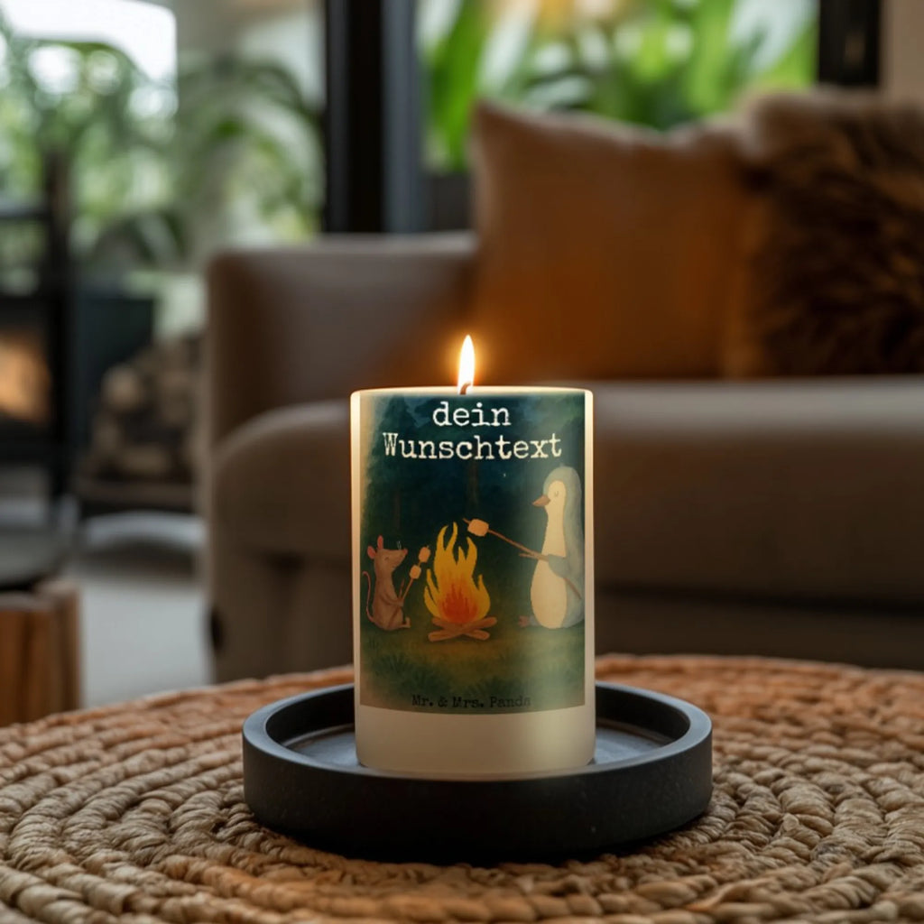 Personalisierte Kerze Pinguin Lagerfeuer Design Gastgeschenk Kerze Mit Namen, Adventskerze Mit Wunschname, Osterkerze Mit Namen, Stabkerze Mit Gravur, Kerzen-Set Mit Namensgravur, Trauerkerze Mit Namen, Kerze Mit Namen, Metall-Kerze Mit Namensgravur, Weihnachtskerze Mit Namensgravur, Gartenkerze Mit Namen, Streukerze Mit Namensdruck, Schwimmkerze Mit Namen, Bio-Kerze Mit Wunschname, Handgegossene Kerze Mit Namen, Glas-Kerze Mit Wunschname, Personalisierte Kerze, Laternenkerze Mit Namensdruck, Teelicht Mit Namensdruck, LED-Kerze Mit Wunschname, Stumpenkerze Mit Namensgravur, Handgemachte Kerze Mit Wunschname, Kerze Mit Spruch Und Namen, Kerze Für Hochzeit Mit Namensgravur, Holz-Kerze Mit Namen, Blockkerze Mit Namensdruck, Kerze Mit Prägung Und Wunschname, Firmungskerze Mit Wunschname, Tischkerze Mit Namensdruck, Votivkerze Mit Wunschname, Grabkerze Mit Namensgravur, Andachtskerze Mit Namensgravur, Sojawachskerze Mit Namensdruck, Tafelkerze Mit Wunschname, Taufekerze Mit Namensgravur, Stearinkerze Mit Gravur, Kerze Für Geburtstag Mit Wunschname, Duftkerze Mit Namen, Outdoor-Kerze Mit Namensgravur, Fair-Trade-Kerze Mit Namensgravur, Bienenwachskerze Mit Wunschname, Kommunionkerze Mit Namen, Gedenkkerze Mit Namen, Pinguin, Lagerfeuer, Motivation, Lebensspruch, grillen, Lebensmotivation, Neustart, Marshmallows, Leben, Job, Liebe, Maus, Arbeit, Büroalltag, Büro, Feuer, Pinguine