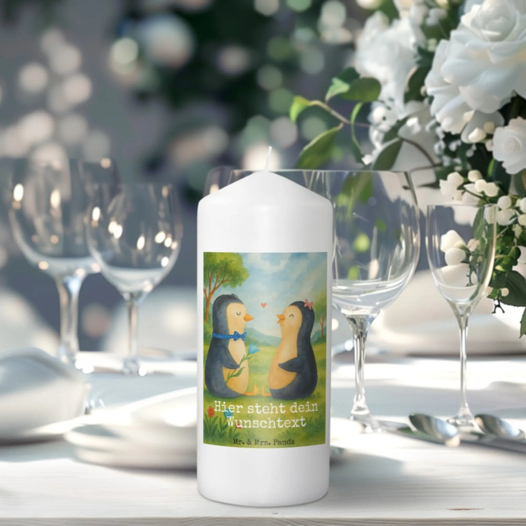Personalisierte Kerze Pinguin Pärchen Design Laternenkerze Mit Namensdruck, Weihnachtskerze Mit Namensgravur, Gastgeschenk Kerze Mit Namen, Taufekerze Mit Namensgravur, Stabkerze Mit Gravur, Kerze Mit Prägung Und Wunschname, Duftkerze Mit Namen, Adventskerze Mit Wunschname, Andachtskerze Mit Namensgravur, Gedenkkerze Mit Namen, Kommunionkerze Mit Namen, Schwimmkerze Mit Namen, Kerze Für Geburtstag Mit Wunschname, Handgegossene Kerze Mit Namen, Kerzen-Set Mit Namensgravur, Stumpenkerze Mit Namensgravur, Kerze Für Hochzeit Mit Namensgravur, Blockkerze Mit Namensdruck, Holz-Kerze Mit Namen, Handgemachte Kerze Mit Wunschname, Glas-Kerze Mit Wunschname, Grabkerze Mit Namensgravur, Osterkerze Mit Namen, Trauerkerze Mit Namen, Kerze Mit Namen, Fair-Trade-Kerze Mit Namensgravur, LED-Kerze Mit Wunschname, Outdoor-Kerze Mit Namensgravur, Votivkerze Mit Wunschname, Bio-Kerze Mit Wunschname, Sojawachskerze Mit Namensdruck, Teelicht Mit Namensdruck, Personalisierte Kerze, Tischkerze Mit Namensdruck, Metall-Kerze Mit Namensgravur, Tafelkerze Mit Wunschname, Firmungskerze Mit Wunschname, Streukerze Mit Namensdruck, Bienenwachskerze Mit Wunschname, Gartenkerze Mit Namen, Stearinkerze Mit Gravur, Kerze Mit Spruch Und Namen, Pinguin, große Liebe, Hochzeitsgeschenk, Hochzeitstag, Pinguine, Jahrestag, Liebe, Liebespaar, Traumpaar, Liebesgeschenk, Liebesbeweis, Verlobung, Hochzeit
