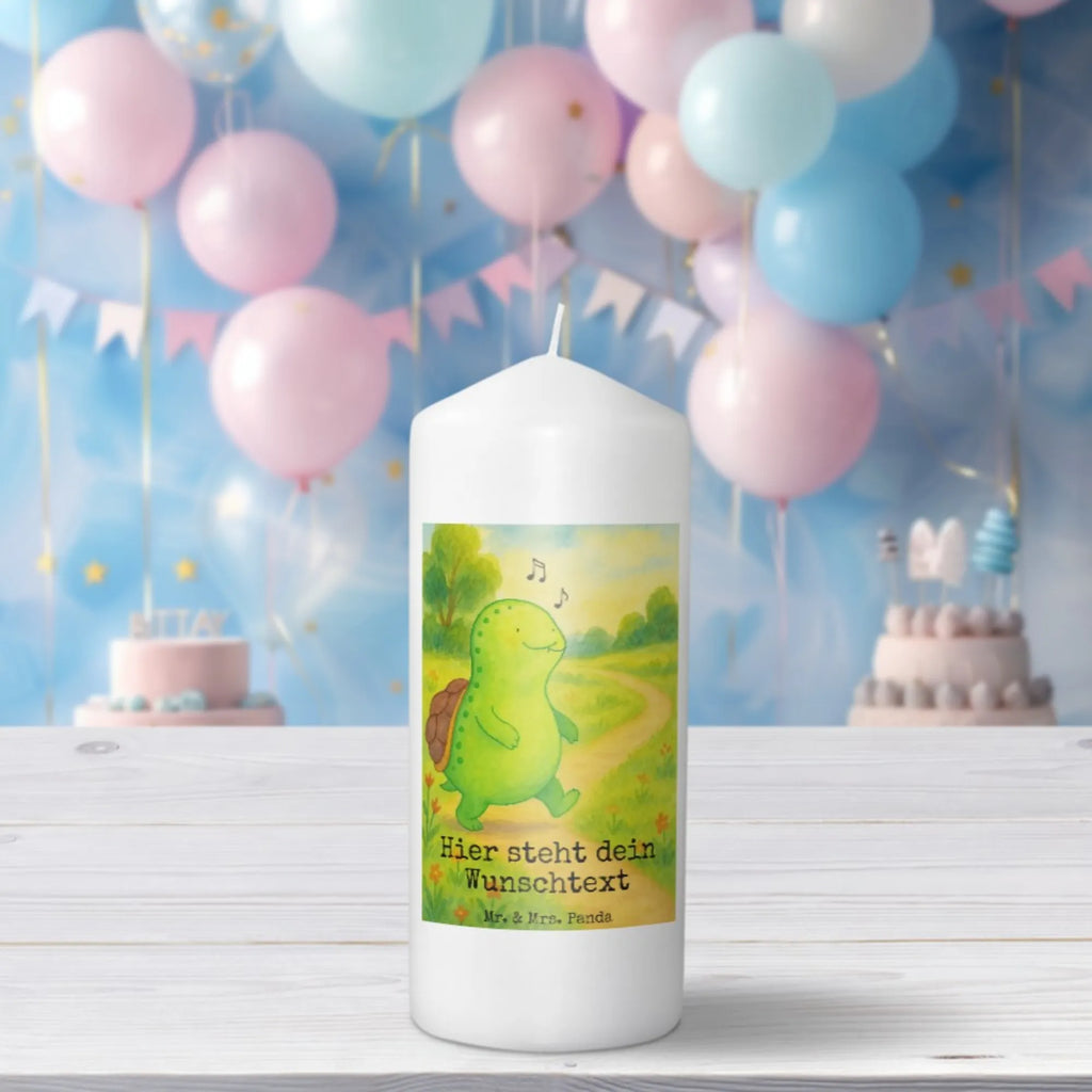 Personalisierte Kerze Schildkröte Pfeifen Design Handgegossene Kerze Mit Namen, Kerze Für Hochzeit Mit Namensgravur, Stearinkerze Mit Gravur, Tischkerze Mit Namensdruck, Taufekerze Mit Namensgravur, Personalisierte Kerze, Kerze Mit Prägung Und Wunschname, Andachtskerze Mit Namensgravur, Adventskerze Mit Wunschname, Stabkerze Mit Gravur, Kerze Für Geburtstag Mit Wunschname, Bienenwachskerze Mit Wunschname, Gedenkkerze Mit Namen, Kerzen-Set Mit Namensgravur, Glas-Kerze Mit Wunschname, Tafelkerze Mit Wunschname, Outdoor-Kerze Mit Namensgravur, Laternenkerze Mit Namensdruck, Teelicht Mit Namensdruck, Duftkerze Mit Namen, Sojawachskerze Mit Namensdruck, Metall-Kerze Mit Namensgravur, Streukerze Mit Namensdruck, Trauerkerze Mit Namen, Kerze Mit Namen, Kommunionkerze Mit Namen, Handgemachte Kerze Mit Wunschname, LED-Kerze Mit Wunschname, Votivkerze Mit Wunschname, Firmungskerze Mit Wunschname, Weihnachtskerze Mit Namensgravur, Gastgeschenk Kerze Mit Namen, Gartenkerze Mit Namen, Osterkerze Mit Namen, Bio-Kerze Mit Wunschname, Grabkerze Mit Namensgravur, Blockkerze Mit Namensdruck, Kerze Mit Spruch Und Namen, Fair-Trade-Kerze Mit Namensgravur, Schwimmkerze Mit Namen, Stumpenkerze Mit Namensgravur, Holz-Kerze Mit Namen, Schildkröte, Motivation, fröhlich, Depression, Trennung, Schildi, Lebensfreude, Neuanfang, Schildkröten, Glück