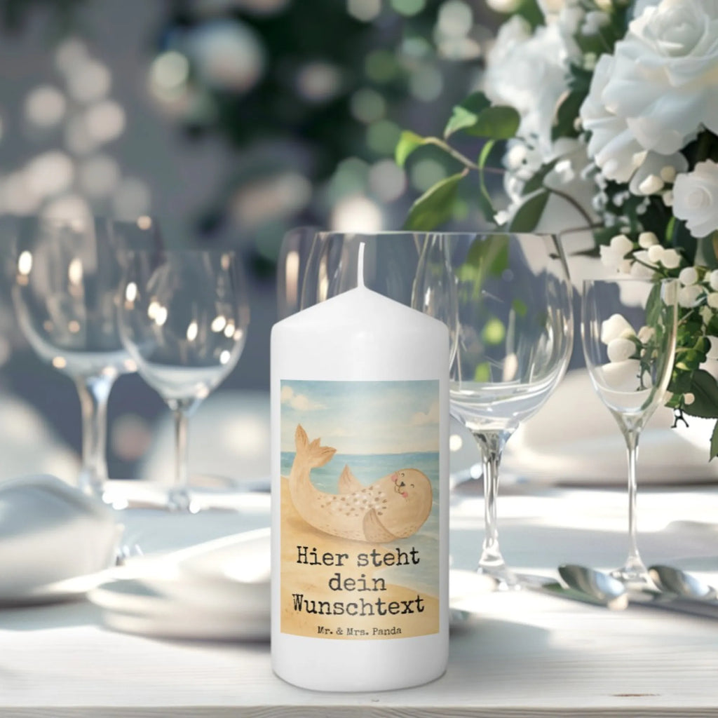 Personalisierte Kerze Robbe Liegen Design Schwimmkerze Mit Namen, Stabkerze Mit Gravur, Andachtskerze Mit Namensgravur, Kerzen-Set Mit Namensgravur, Fair-Trade-Kerze Mit Namensgravur, Kerze Mit Namen, Firmungskerze Mit Wunschname, Laternenkerze Mit Namensdruck, Metall-Kerze Mit Namensgravur, Stearinkerze Mit Gravur, Kerze Für Hochzeit Mit Namensgravur, Personalisierte Kerze, Handgegossene Kerze Mit Namen, Teelicht Mit Namensdruck, Kerze Mit Spruch Und Namen, Handgemachte Kerze Mit Wunschname, LED-Kerze Mit Wunschname, Gedenkkerze Mit Namen, Streukerze Mit Namensdruck, Taufekerze Mit Namensgravur, Gastgeschenk Kerze Mit Namen, Holz-Kerze Mit Namen, Outdoor-Kerze Mit Namensgravur, Kommunionkerze Mit Namen, Kerze Mit Prägung Und Wunschname, Votivkerze Mit Wunschname, Blockkerze Mit Namensdruck, Bio-Kerze Mit Wunschname, Gartenkerze Mit Namen, Tafelkerze Mit Wunschname, Tischkerze Mit Namensdruck, Grabkerze Mit Namensgravur, Weihnachtskerze Mit Namensgravur, Bienenwachskerze Mit Wunschname, Adventskerze Mit Wunschname, Trauerkerze Mit Namen, Stumpenkerze Mit Namensgravur, Sojawachskerze Mit Namensdruck, Osterkerze Mit Namen, Duftkerze Mit Namen, Kerze Für Geburtstag Mit Wunschname, Glas-Kerze Mit Wunschname, Tiermotive, Gute Laune, lustige Sprüche, Tiere, Robben, Meerestier, Freude, Lachen, Seehund, Ostsee, Robbe, Nordsee, Strand