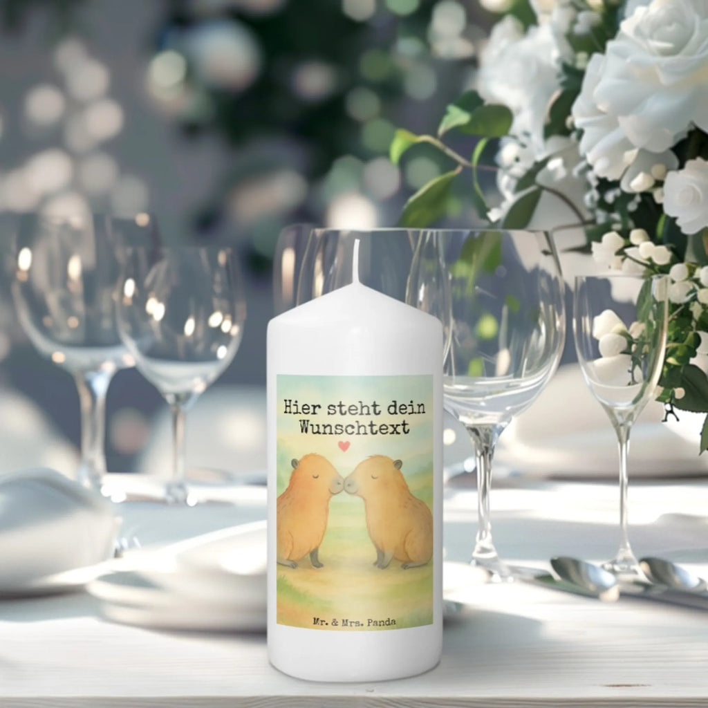 Personalisierte Kerze Capybara Liebe Design Taufekerze Mit Namensgravur, Sojawachskerze Mit Namensdruck, Kerzen-Set Mit Namensgravur, Gedenkkerze Mit Namen, Streukerze Mit Namensdruck, Votivkerze Mit Wunschname, Outdoor-Kerze Mit Namensgravur, Duftkerze Mit Namen, Gartenkerze Mit Namen, Kerze Mit Namen, Kerze Mit Spruch Und Namen, Weihnachtskerze Mit Namensgravur, Personalisierte Kerze, Osterkerze Mit Namen, Trauerkerze Mit Namen, Kommunionkerze Mit Namen, Grabkerze Mit Namensgravur, Handgemachte Kerze Mit Wunschname, Laternenkerze Mit Namensdruck, Schwimmkerze Mit Namen, Tischkerze Mit Namensdruck, Glas-Kerze Mit Wunschname, Adventskerze Mit Wunschname, Stearinkerze Mit Gravur, Metall-Kerze Mit Namensgravur, Andachtskerze Mit Namensgravur, Bio-Kerze Mit Wunschname, Firmungskerze Mit Wunschname, Stumpenkerze Mit Namensgravur, Handgegossene Kerze Mit Namen, Tafelkerze Mit Wunschname, Fair-Trade-Kerze Mit Namensgravur, Kerze Für Geburtstag Mit Wunschname, Kerze Für Hochzeit Mit Namensgravur, Bienenwachskerze Mit Wunschname, Teelicht Mit Namensdruck, LED-Kerze Mit Wunschname, Kerze Mit Prägung Und Wunschname, Blockkerze Mit Namensdruck, Stabkerze Mit Gravur, Holz-Kerze Mit Namen, Gastgeschenk Kerze Mit Namen, Tiermotive, Gute Laune, lustige Sprüche, Tiere, Liebesspruch, Jahrestag, Partnertiere, Handgezeichnet, verliebt, Du bist meins, Tierliebe, Paar, Beziehung, Ehejubiläum, Geschenkidee, Romantisches Geschenk, Liebe, Liebesbeweis, Capybara, Ich bin deins, Valentinstag, Kuschel Capybaras, Verschmolzen, Herzlich