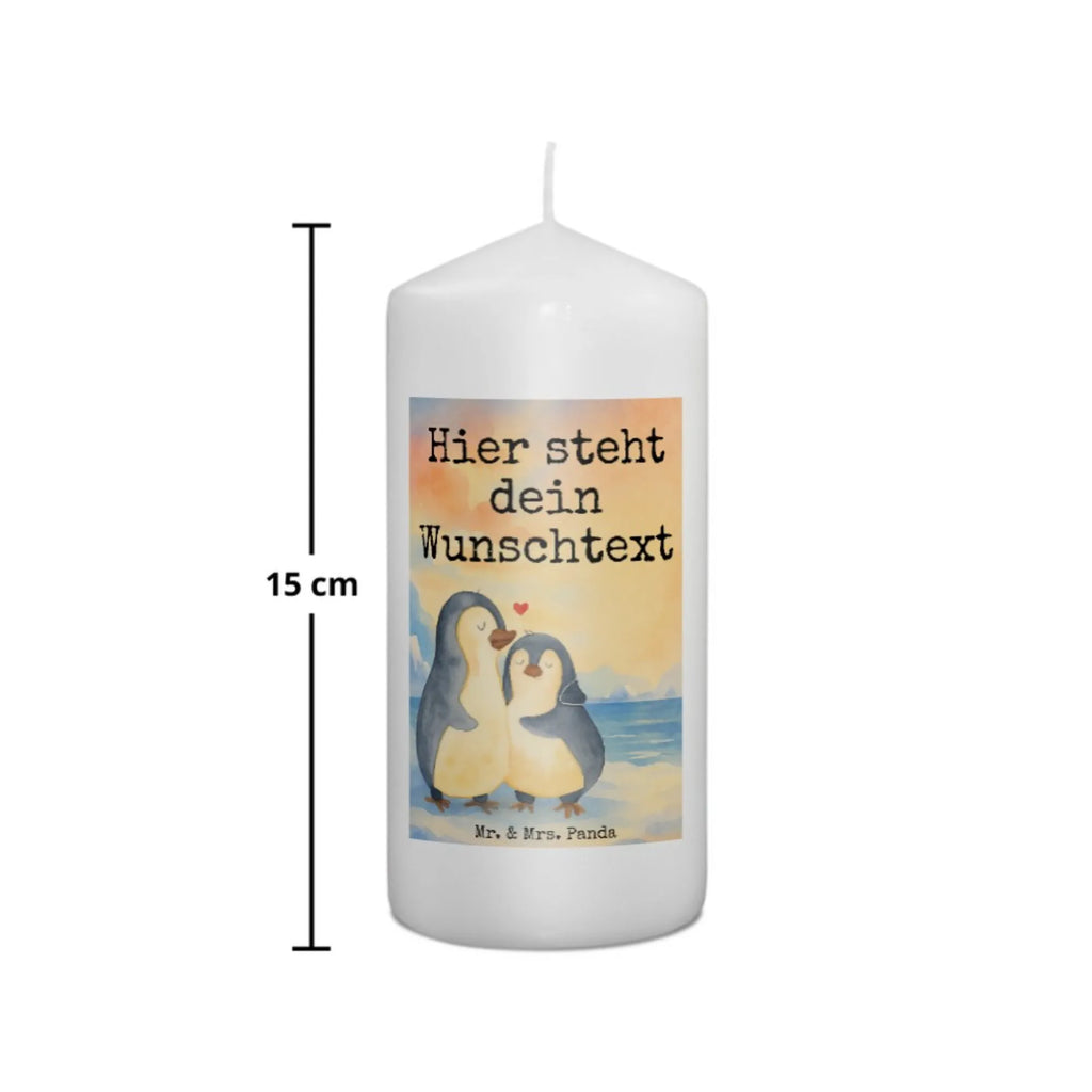 Personalisierte Kerze Pinguin umarmen Design Bio-Kerze Mit Wunschname, Holz-Kerze Mit Namen, Kerze Für Hochzeit Mit Namensgravur, Kerze Mit Spruch Und Namen, Gedenkkerze Mit Namen, Osterkerze Mit Namen, LED-Kerze Mit Wunschname, Kerze Mit Namen, Sojawachskerze Mit Namensdruck, Kerze Für Geburtstag Mit Wunschname, Metall-Kerze Mit Namensgravur, Weihnachtskerze Mit Namensgravur, Tischkerze Mit Namensdruck, Laternenkerze Mit Namensdruck, Stabkerze Mit Gravur, Schwimmkerze Mit Namen, Andachtskerze Mit Namensgravur, Taufekerze Mit Namensgravur, Kerze Mit Prägung Und Wunschname, Gastgeschenk Kerze Mit Namen, Handgegossene Kerze Mit Namen, Tafelkerze Mit Wunschname, Streukerze Mit Namensdruck, Grabkerze Mit Namensgravur, Outdoor-Kerze Mit Namensgravur, Trauerkerze Mit Namen, Kommunionkerze Mit Namen, Firmungskerze Mit Wunschname, Kerzen-Set Mit Namensgravur, Stearinkerze Mit Gravur, Stumpenkerze Mit Namensgravur, Duftkerze Mit Namen, Fair-Trade-Kerze Mit Namensgravur, Handgemachte Kerze Mit Wunschname, Gartenkerze Mit Namen, Adventskerze Mit Wunschname, Personalisierte Kerze, Votivkerze Mit Wunschname, Glas-Kerze Mit Wunschname, Teelicht Mit Namensdruck, Blockkerze Mit Namensdruck, Bienenwachskerze Mit Wunschname, Pinguin, Jahrestag, Hochzeit, Liebe, Liebesgeschenk, Hochzeitsgeschenk, Hochzeitstag, Liebesbeweis, Liebespaar, Verlobung