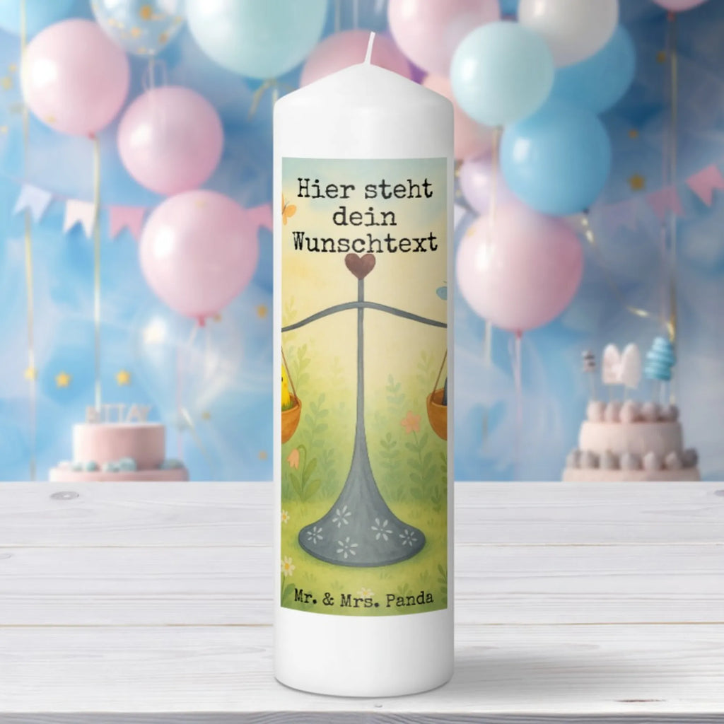 Personalisierte Kerze Sternzeichen Waage Design Fair-Trade-Kerze Mit Namensgravur, Schwimmkerze Mit Namen, Firmungskerze Mit Wunschname, Osterkerze Mit Namen, Tafelkerze Mit Wunschname, Handgegossene Kerze Mit Namen, Votivkerze Mit Wunschname, Teelicht Mit Namensdruck, Trauerkerze Mit Namen, Stabkerze Mit Gravur, LED-Kerze Mit Wunschname, Streukerze Mit Namensdruck, Gastgeschenk Kerze Mit Namen, Kerze Für Geburtstag Mit Wunschname, Glas-Kerze Mit Wunschname, Kerze Mit Namen, Duftkerze Mit Namen, Bienenwachskerze Mit Wunschname, Taufekerze Mit Namensgravur, Kommunionkerze Mit Namen, Tischkerze Mit Namensdruck, Laternenkerze Mit Namensdruck, Weihnachtskerze Mit Namensgravur, Personalisierte Kerze, Blockkerze Mit Namensdruck, Adventskerze Mit Wunschname, Gedenkkerze Mit Namen, Outdoor-Kerze Mit Namensgravur, Holz-Kerze Mit Namen, Stumpenkerze Mit Namensgravur, Gartenkerze Mit Namen, Handgemachte Kerze Mit Wunschname, Kerze Mit Prägung Und Wunschname, Sojawachskerze Mit Namensdruck, Bio-Kerze Mit Wunschname, Metall-Kerze Mit Namensgravur, Kerzen-Set Mit Namensgravur, Grabkerze Mit Namensgravur, Andachtskerze Mit Namensgravur, Kerze Mit Spruch Und Namen, Stearinkerze Mit Gravur, Kerze Für Hochzeit Mit Namensgravur, Tierkreiszeichen, Sternzeichen, Horoskop, Astrologie, Aszendent, Waage, Biene, Geschenk Oktober, Geschenk September, Waage Sternzeichen, Hummel, Gleichgewicht, Waage Geschenk, Geburtstag September, Geburtstag Oktober, Marienkäfer